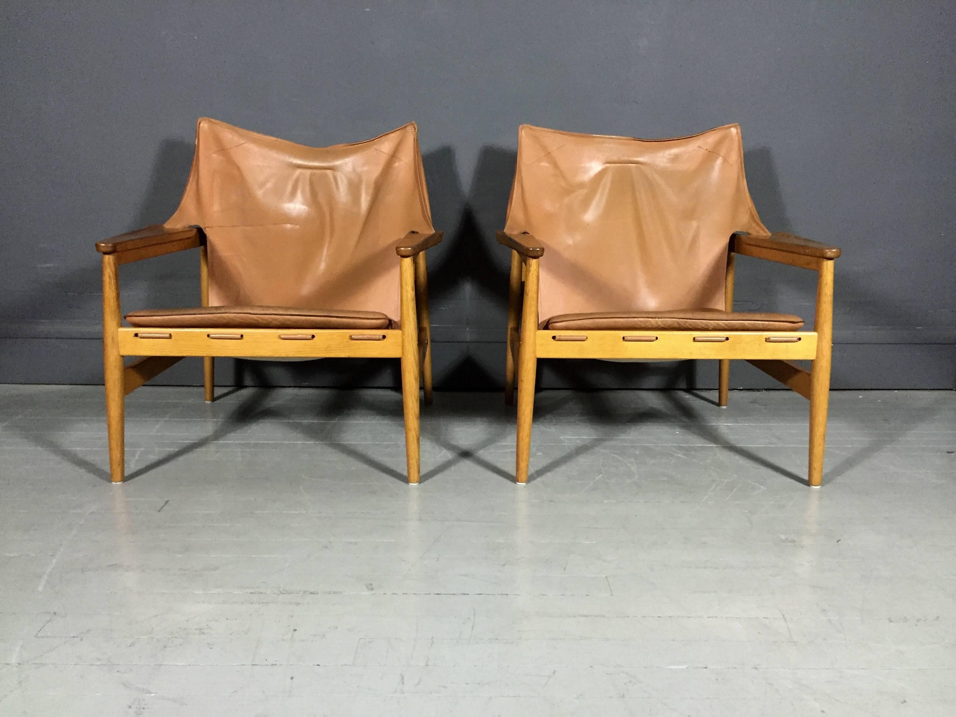 Scandinavian Modern Pair of Hans Olsen Leather Sling Chairs for Viska Mobler, Denmark, 1960s