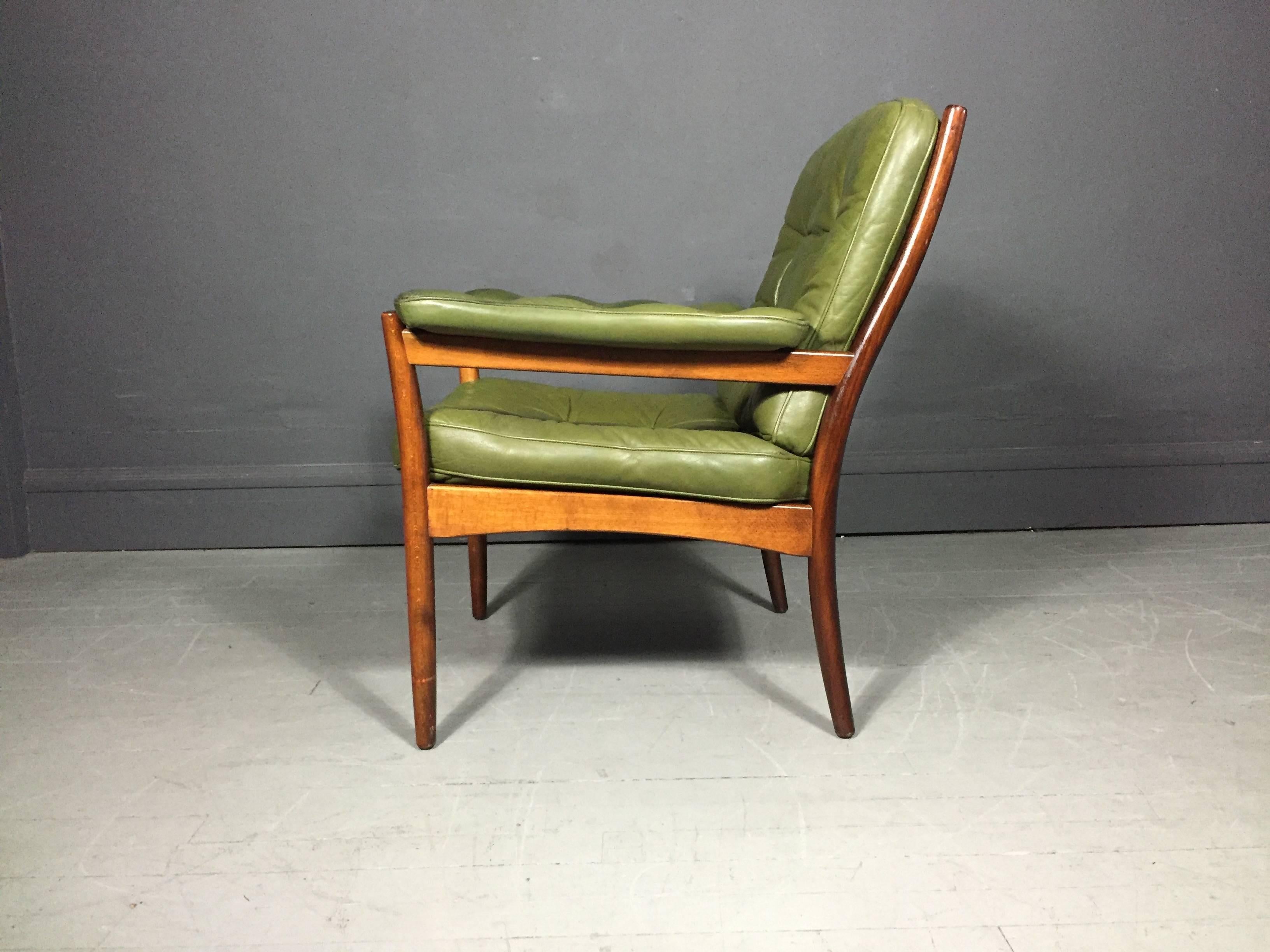 Scandinavian Modern Göte Möbler Green Leather Lounge Chair, Teak Frame, Sweden, circa 1970