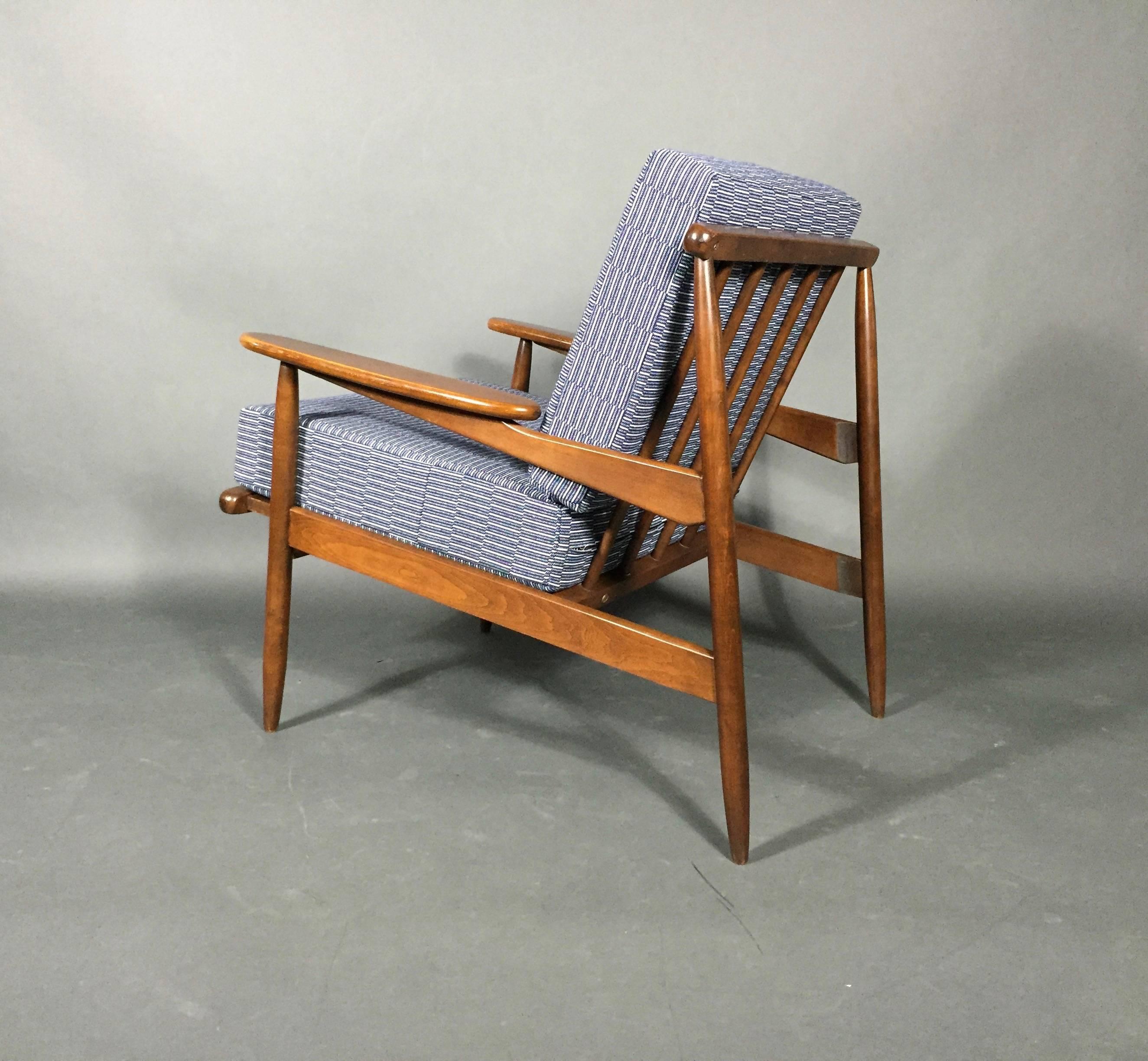 1950s American Modern Walnut Lounge Chair, Eleanor Pritchard Cover In Good Condition In Hudson, NY