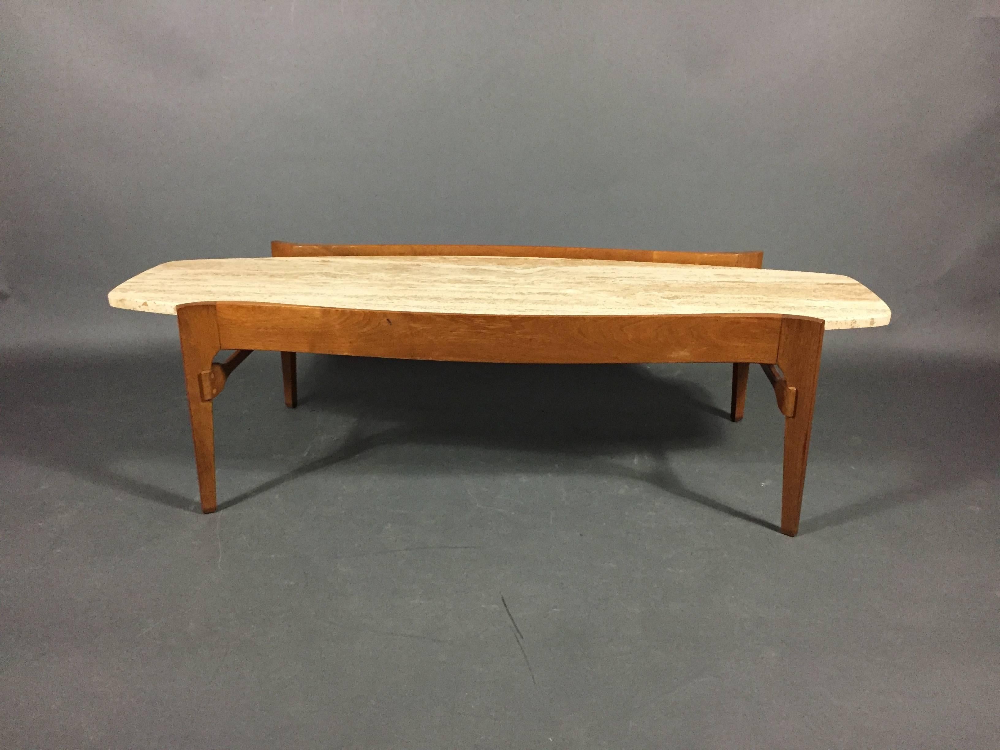 Italian Travertine and Walnut Coffee Table by Walker Zanger, USA, circa 1960 In Good Condition In Hudson, NY