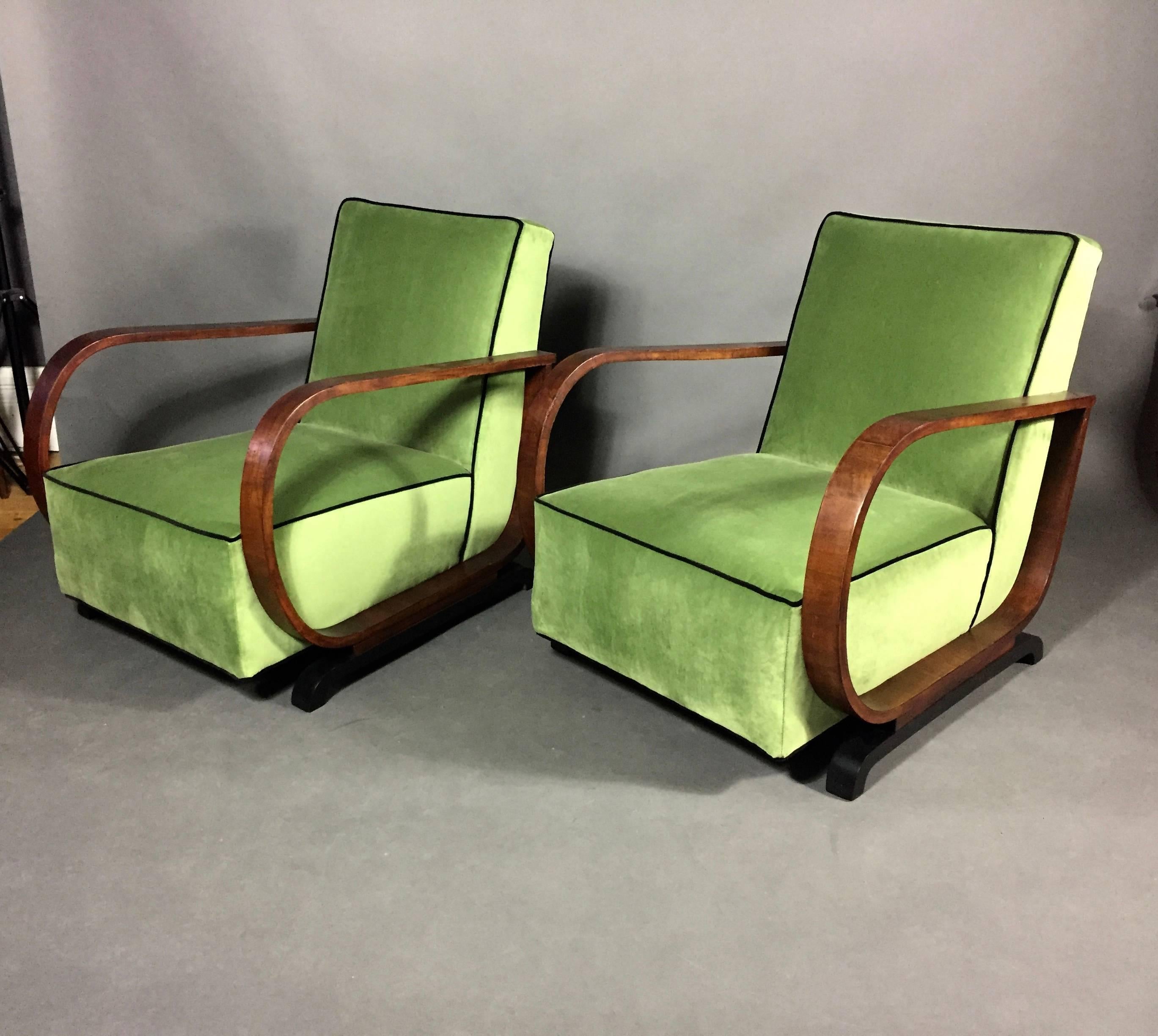 German Pair of Art Deco Lounge Chairs in Walnut and Velvet, Late 1930s