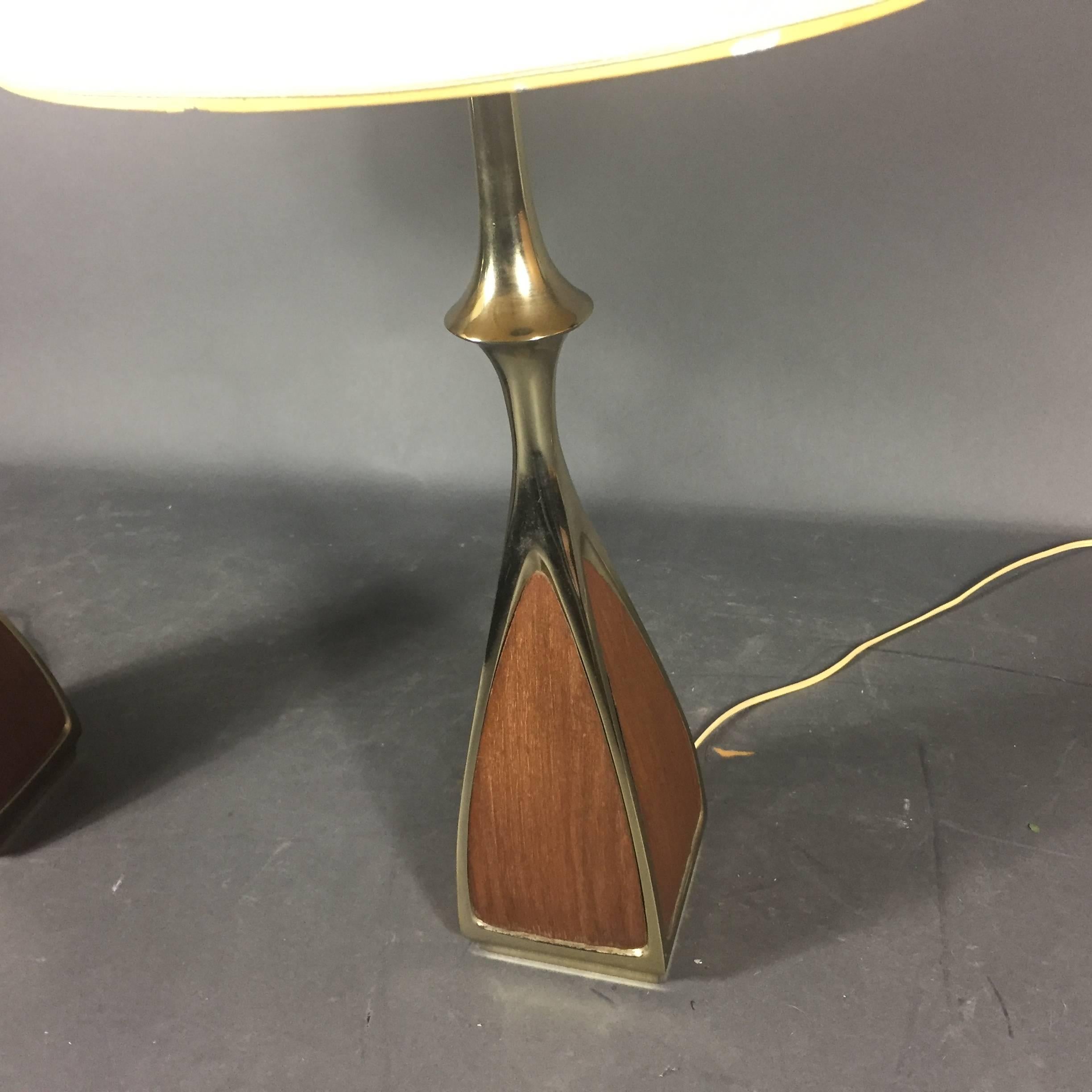 Pair of 1960s Laurel Lamps, Walnut and Brass, Original Shades, USA In Good Condition In Hudson, NY