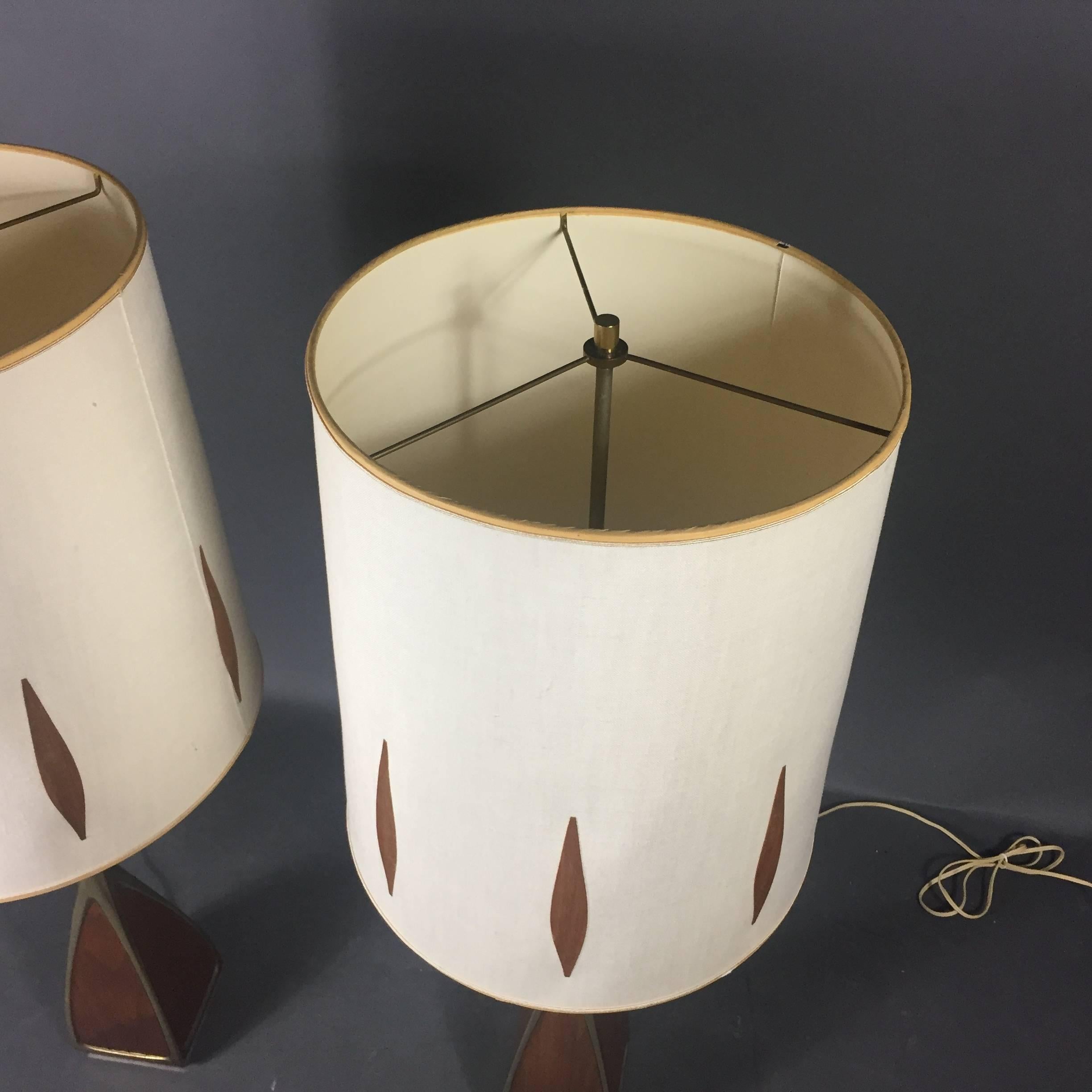Mid-20th Century Pair of 1960s Laurel Lamps, Walnut and Brass, Original Shades, USA