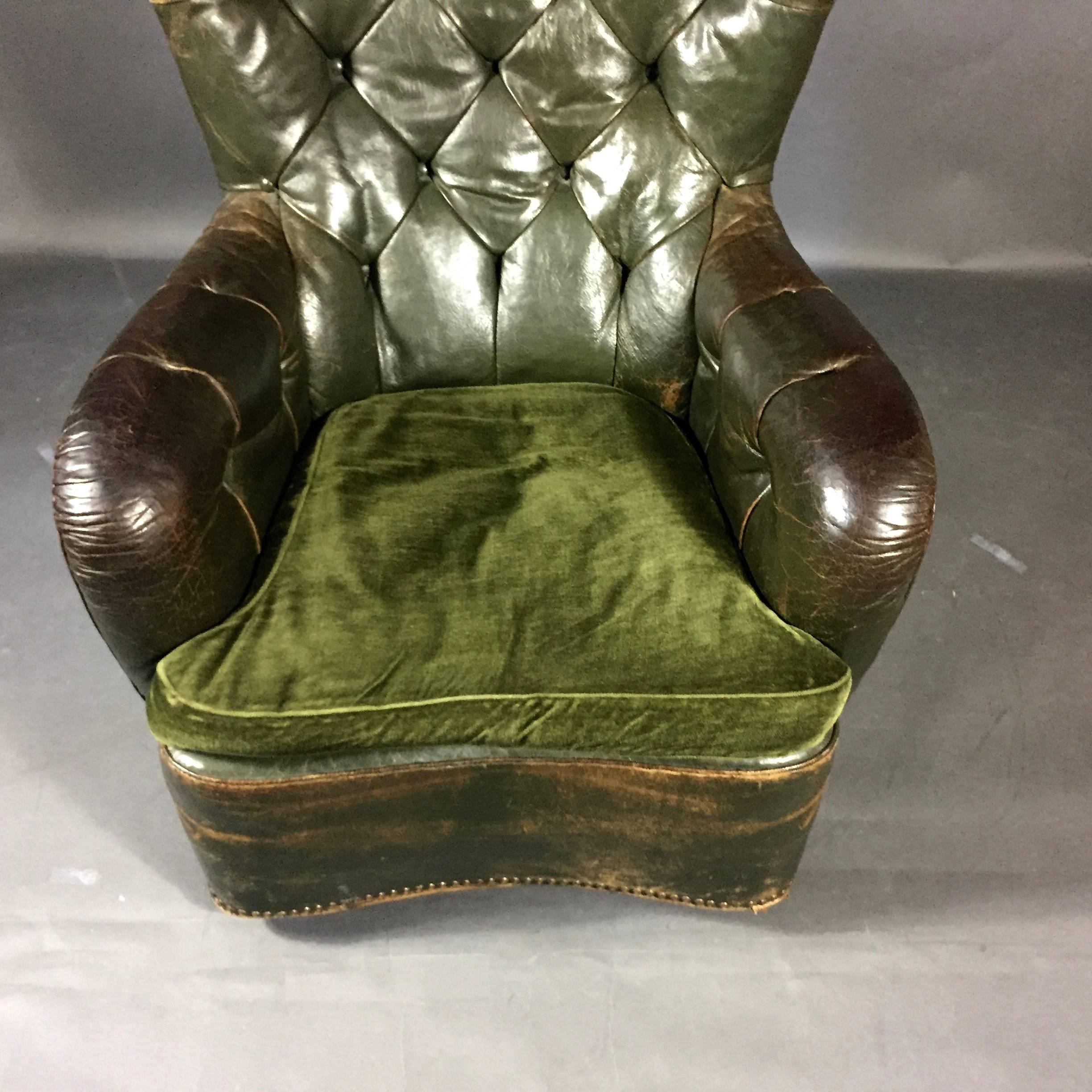 Mid-20th Century 1930s Danish Green Button Tufted Leather Lounge Chair
