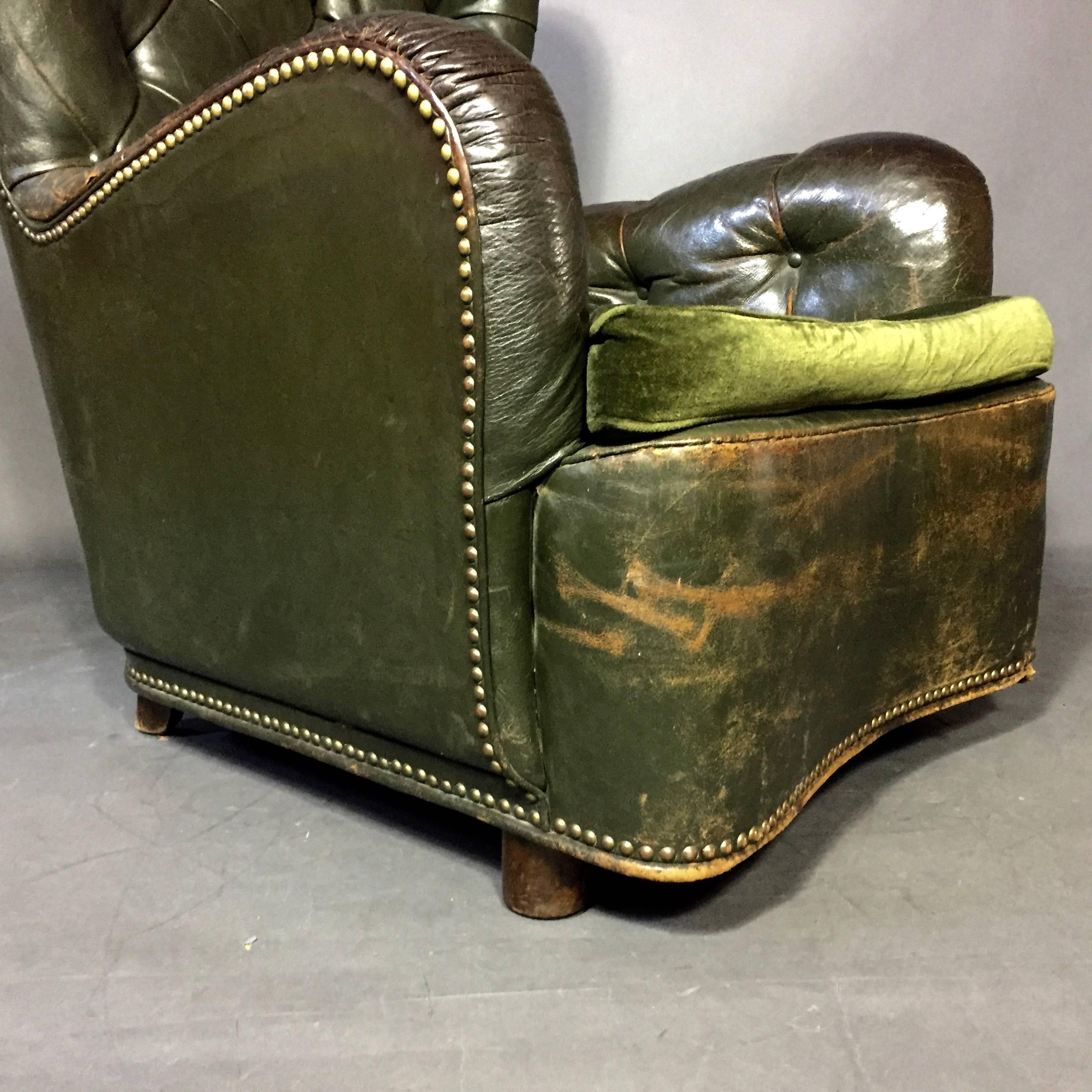 1930s Danish Green Button Tufted Leather Lounge Chair In Good Condition In Hudson, NY