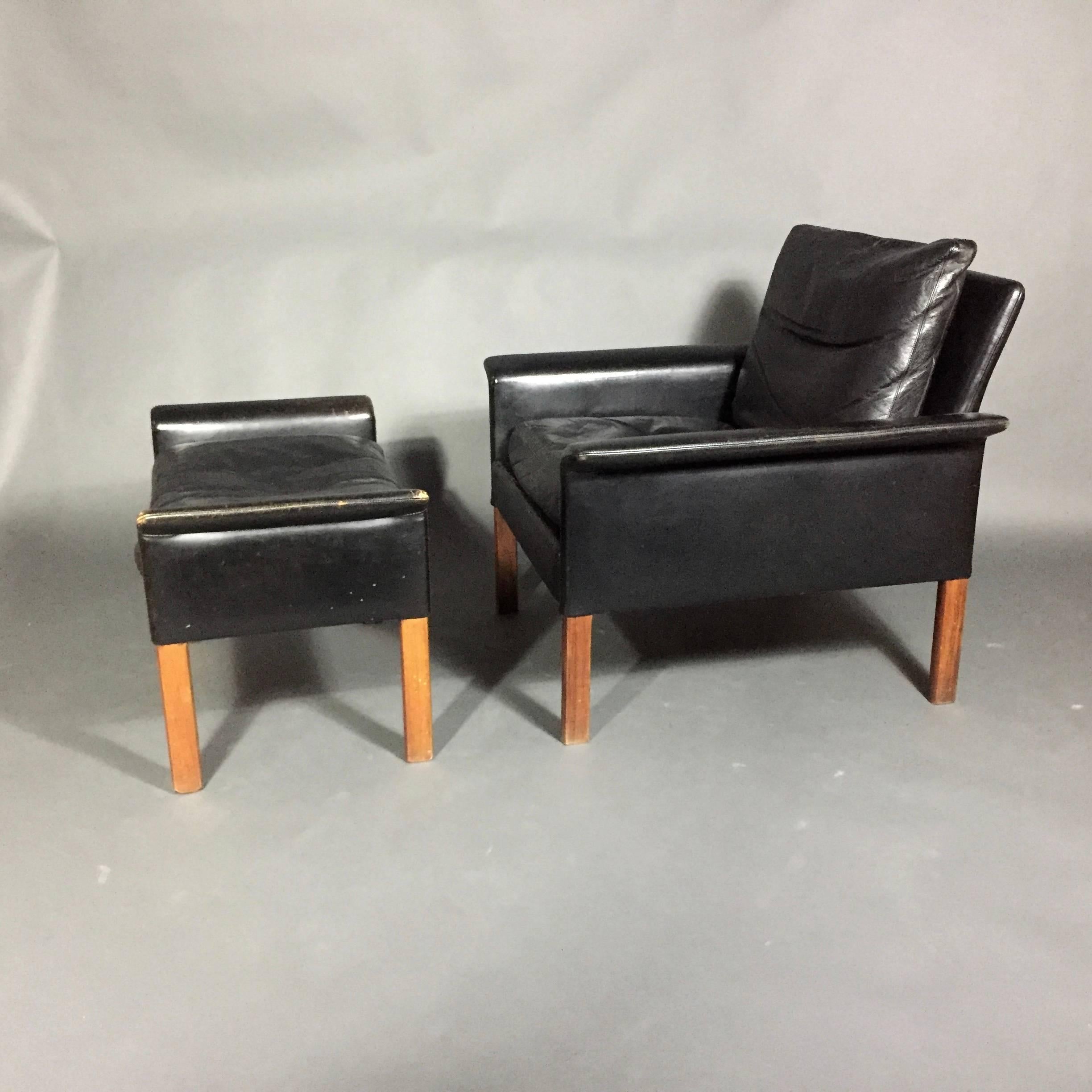 Scandinavian Modern Pair of Hans Olsen Leather Lounge Chairs, Denmark, 1960