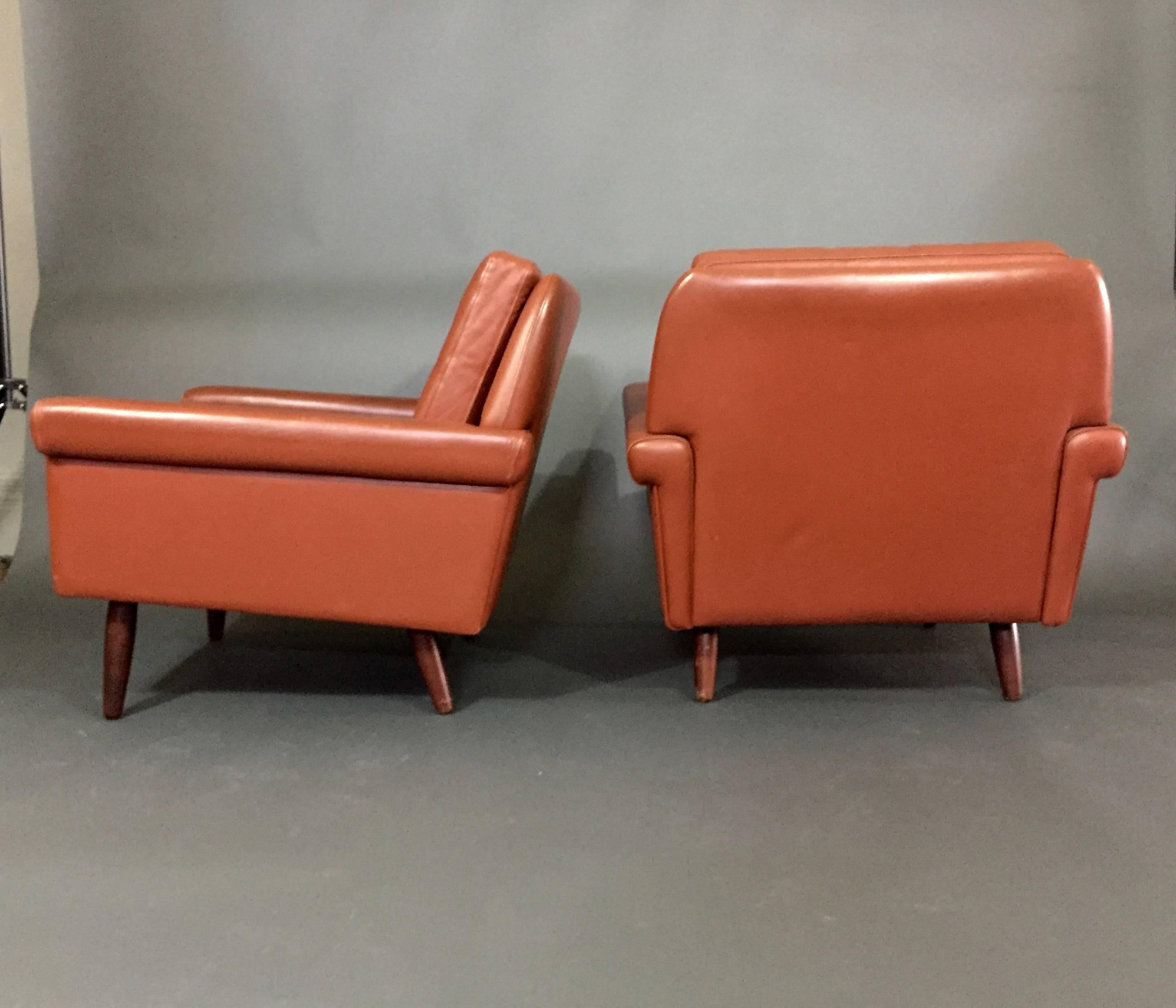 Scandinavian Modern Pair 1960s Danish Leather Lounge Chairs For Sale