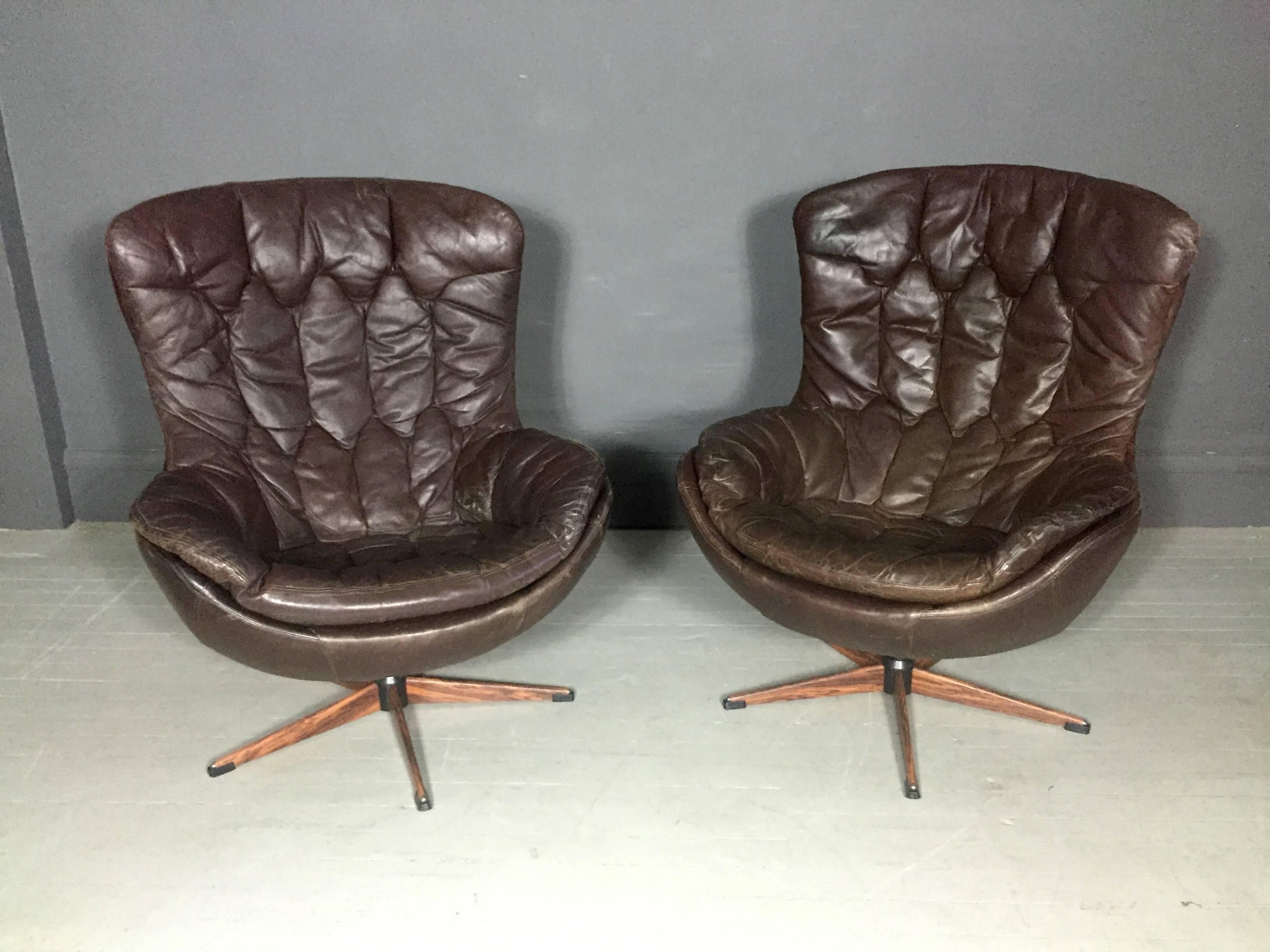 Amazing condition all-over brown tufted leather 'Silhouette