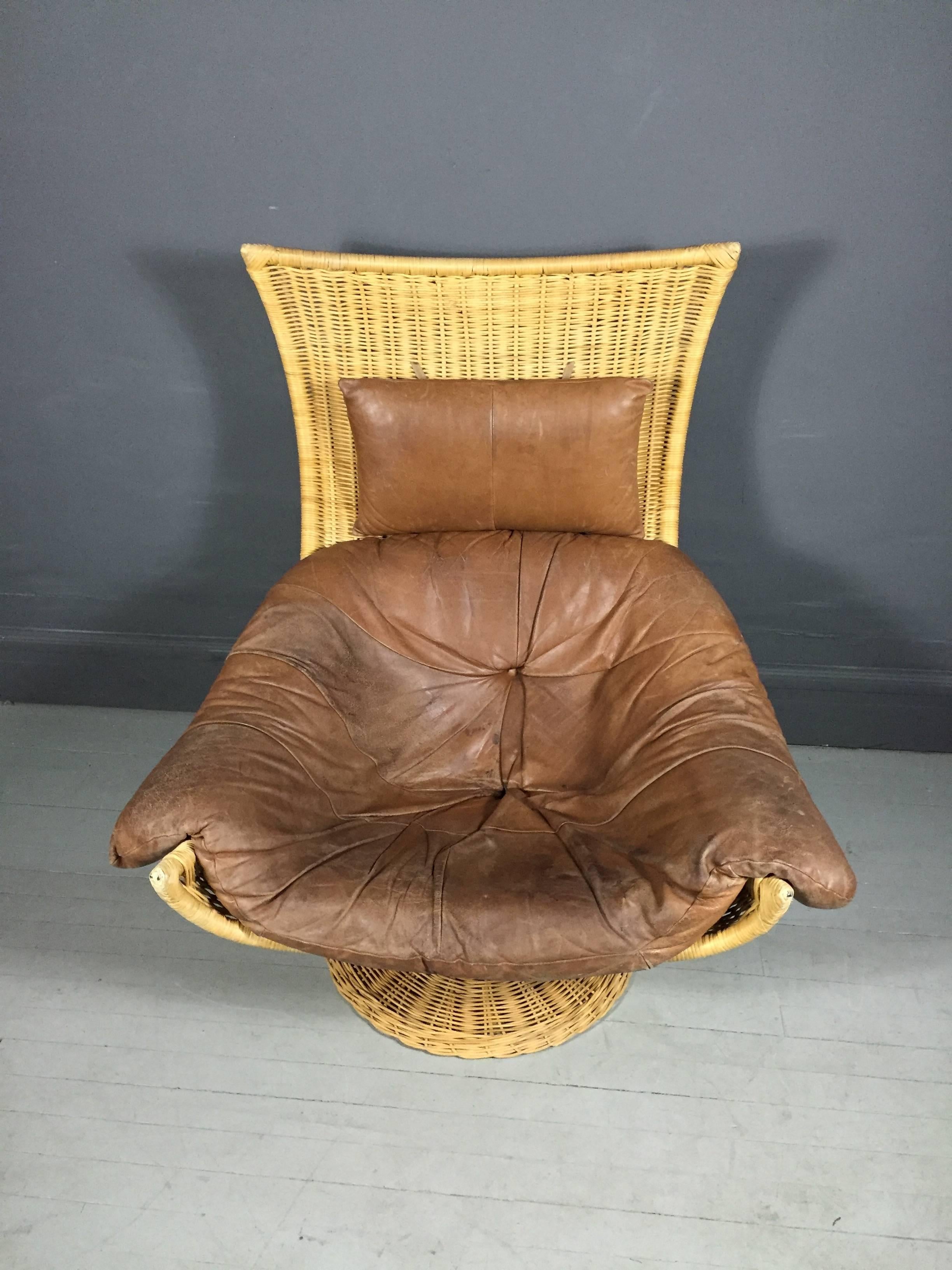 Rattan and Leather Swivel Lounge Chair, Gerard Van Den Berg, Netherlands, 1970 In Excellent Condition In Hudson, NY