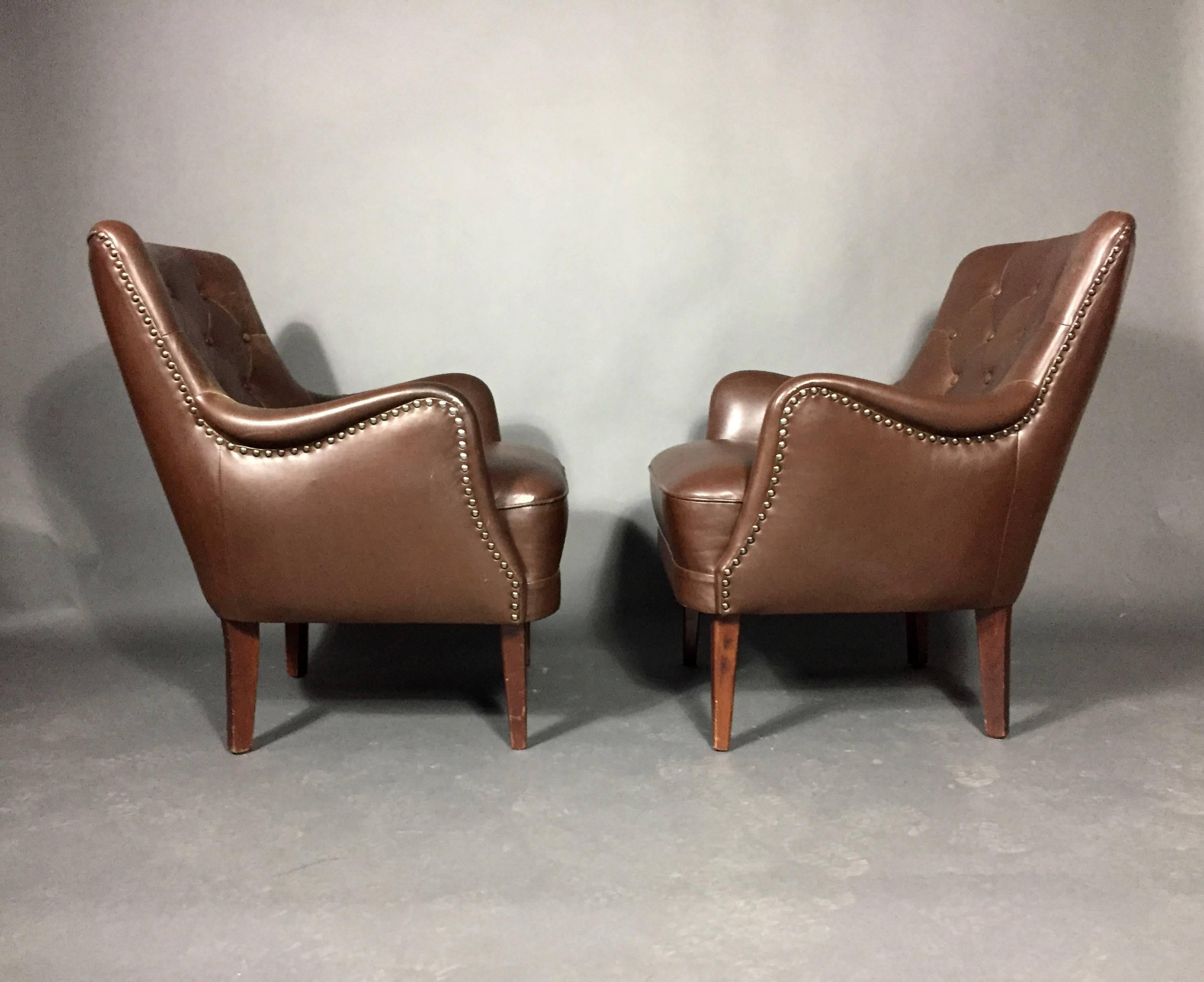 Pair of 1950s Danish Buttoned Leather Lounge Chairs 3