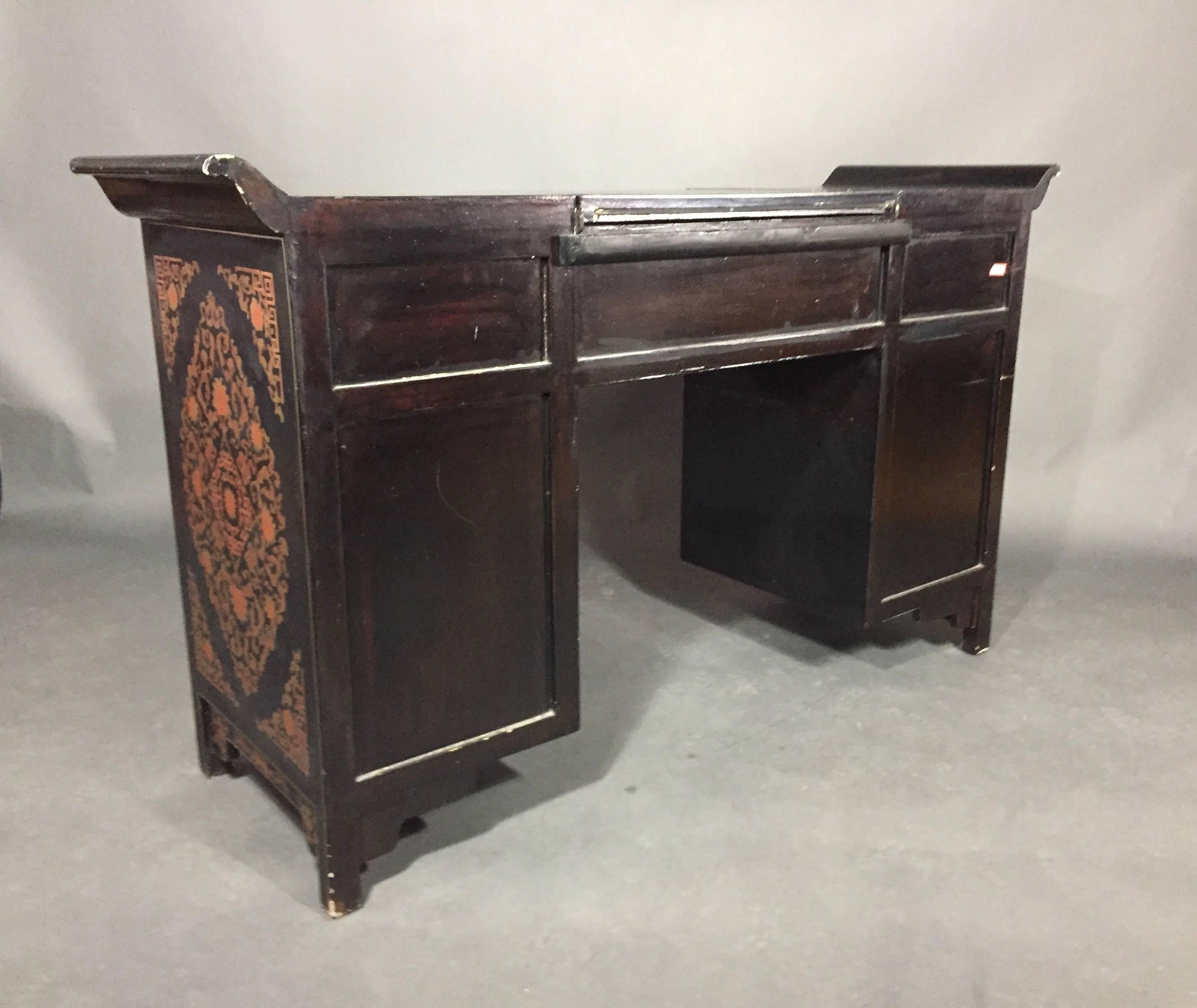 1940s Chinese Export Lacquer Decorated Dressing or Console Table 3