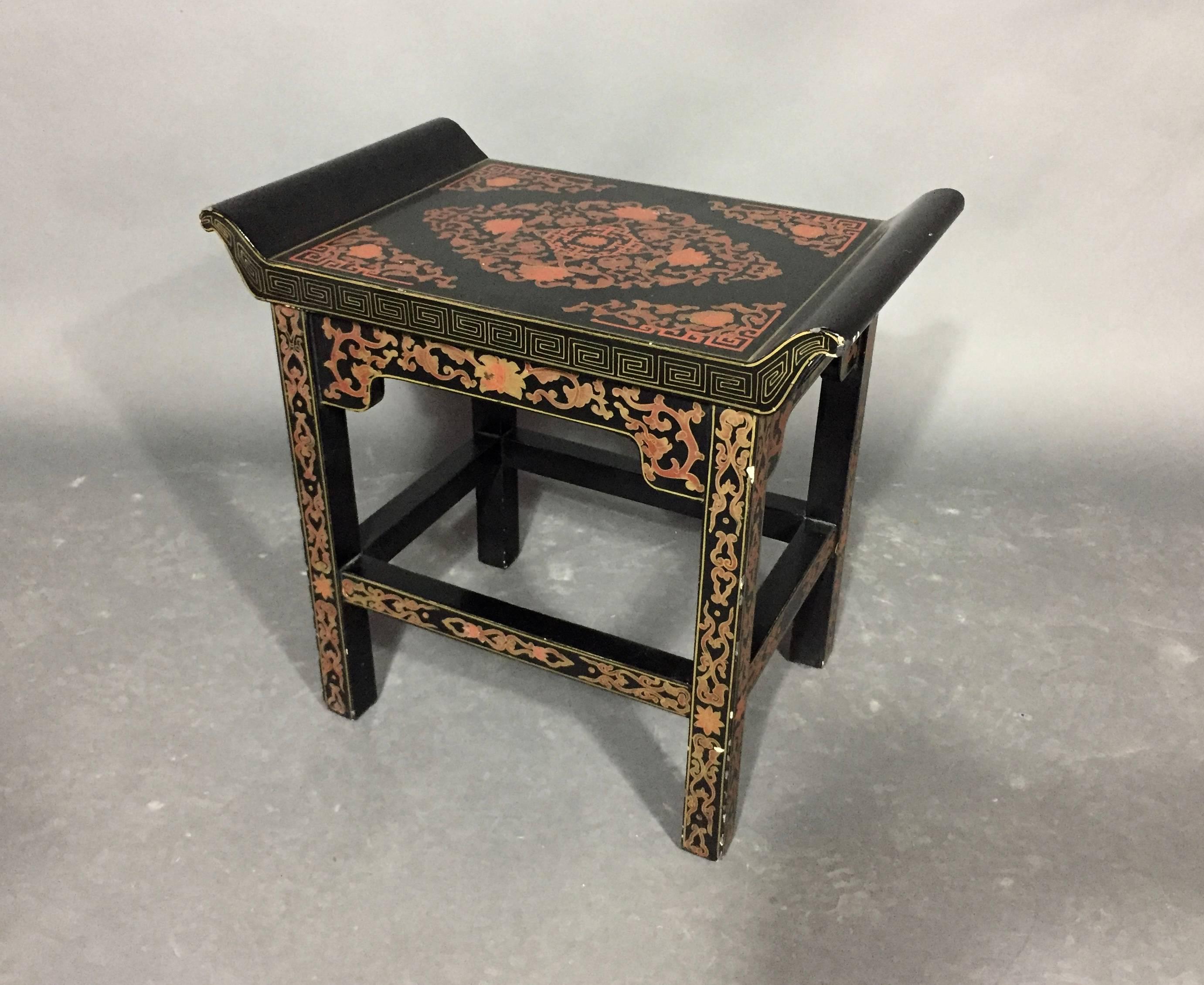 1940s Chinese Export Lacquer Decorated Dressing or Console Table 1