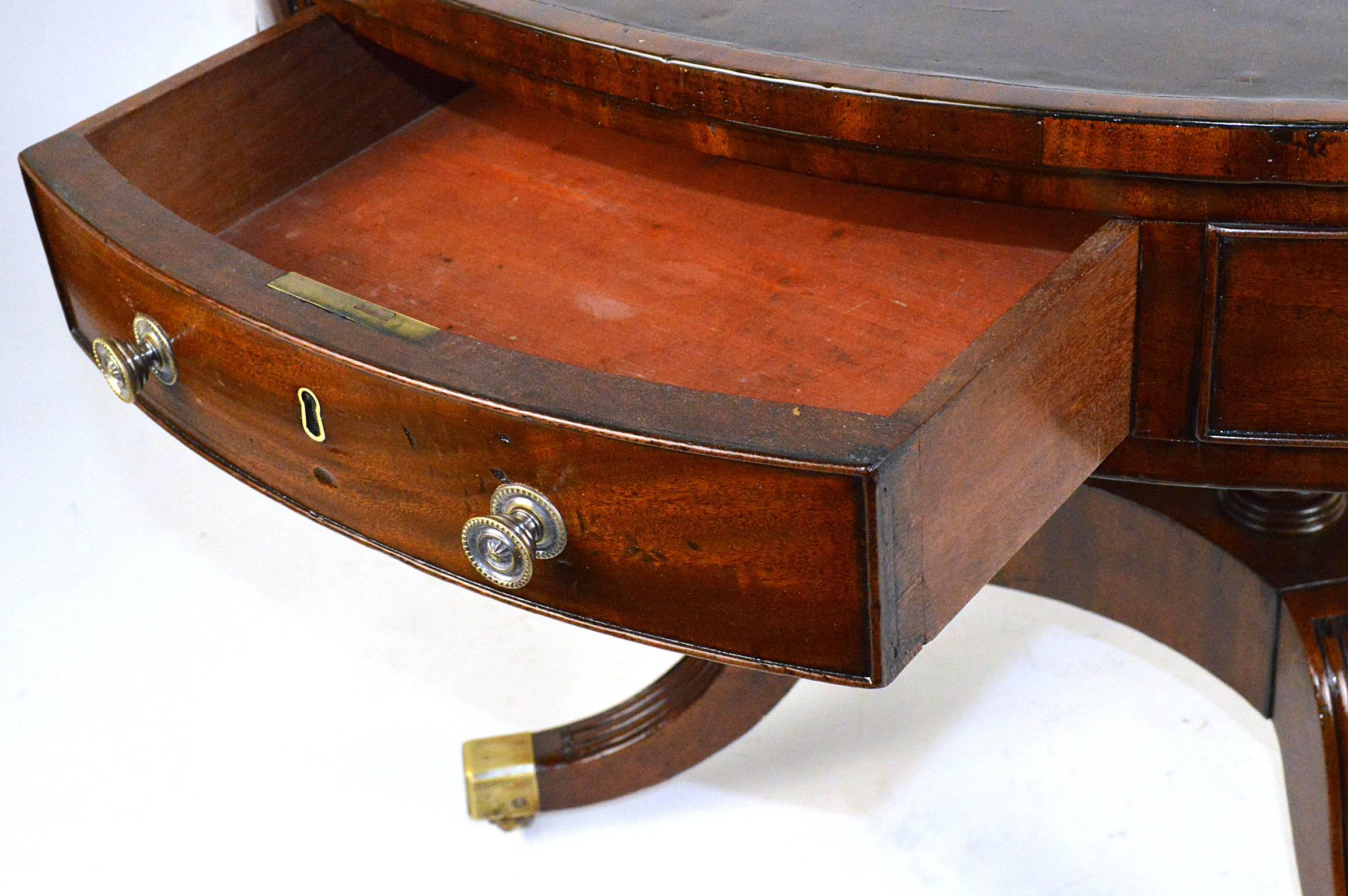English Mahogany Inlaid Leather Top Rent/Drum Table In Good Condition For Sale In Atlanta, GA