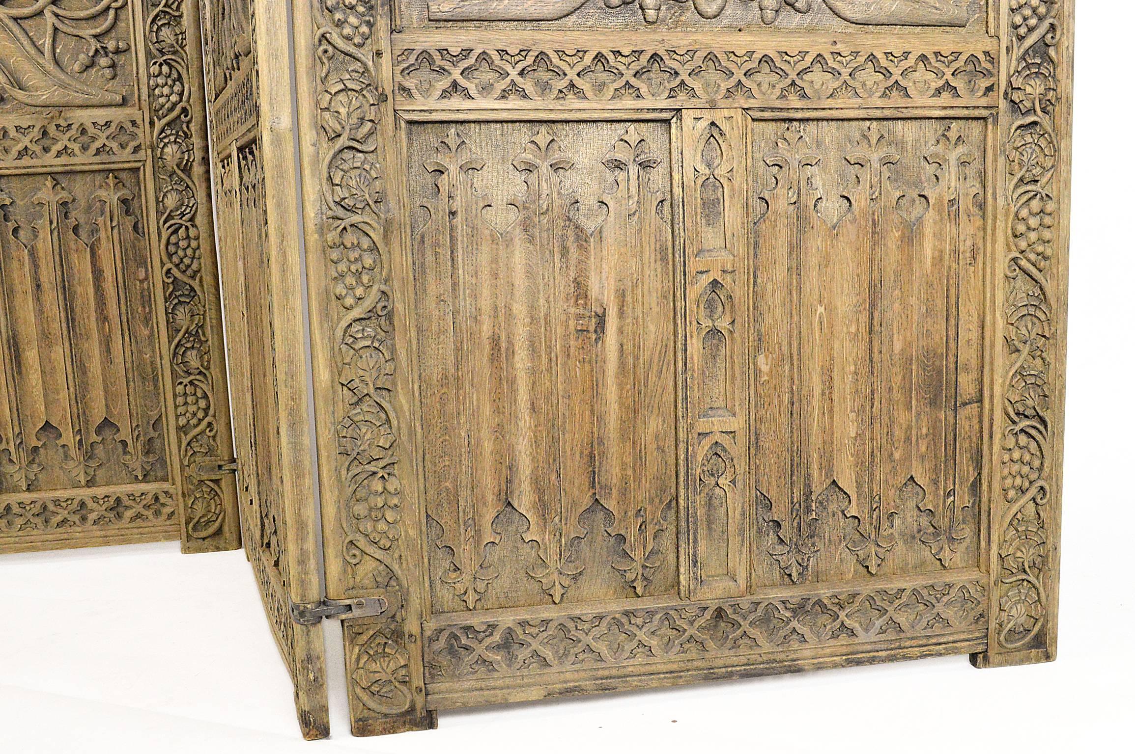Three-Panel English Oak Gothic Revival Screen For Sale 2