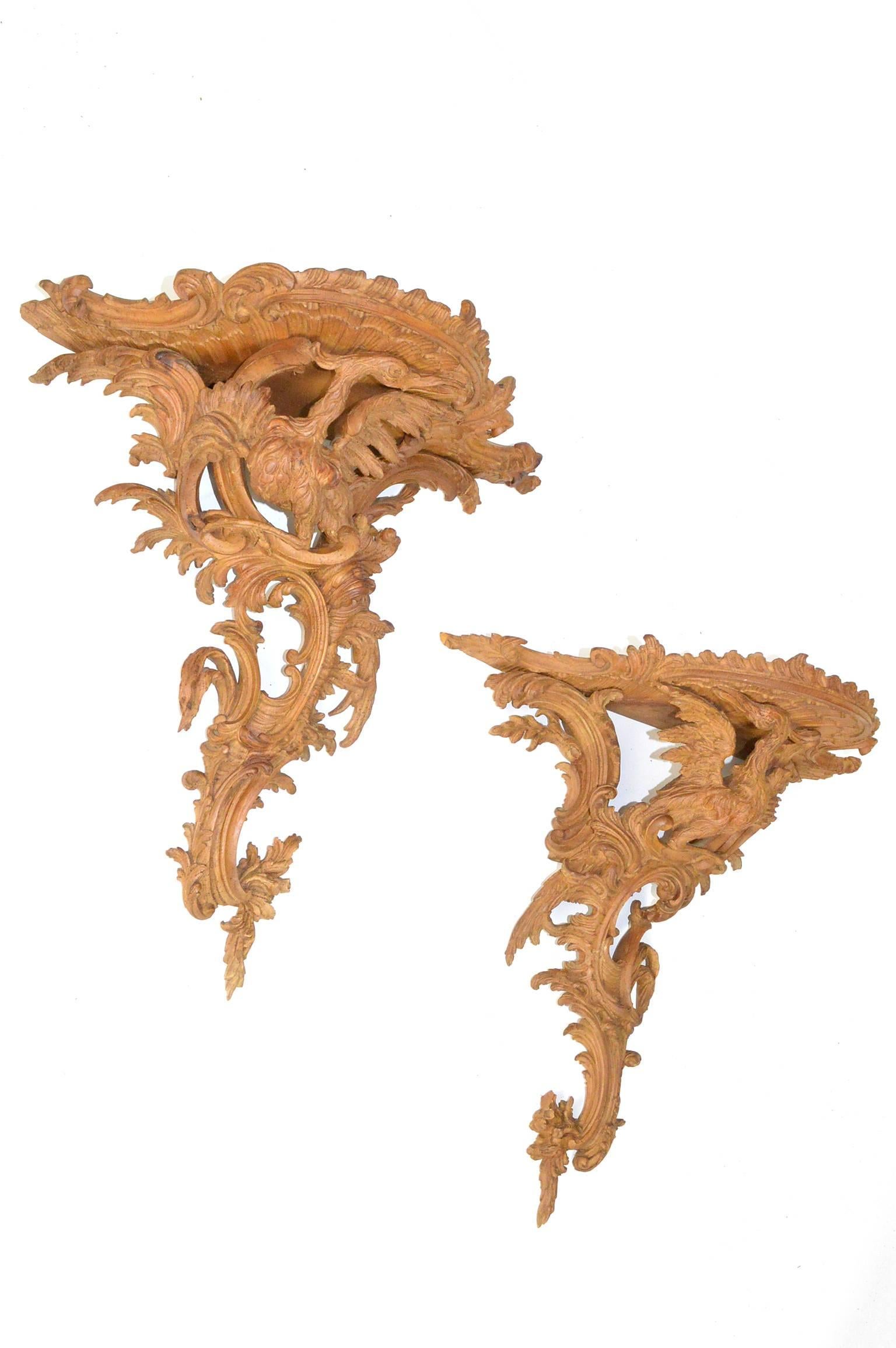 Pair of carved wood wall brackets with winged eagles in opposing stances. Finely carved, likely Italian, early 20th century.
Purchased in Italy, circa 1955.