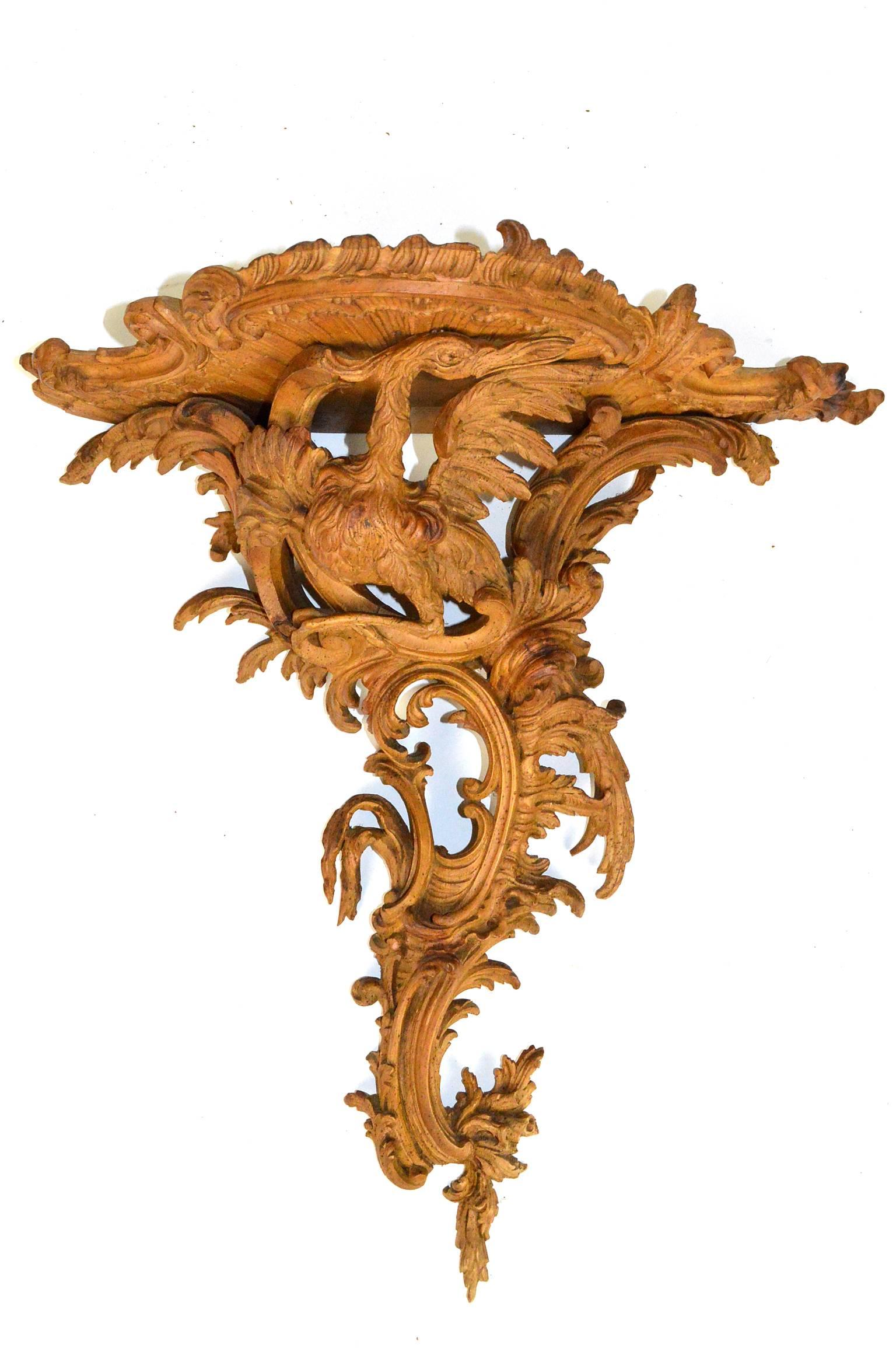 Italian Pair of Fine Eagle Form Carved Wood Brackets