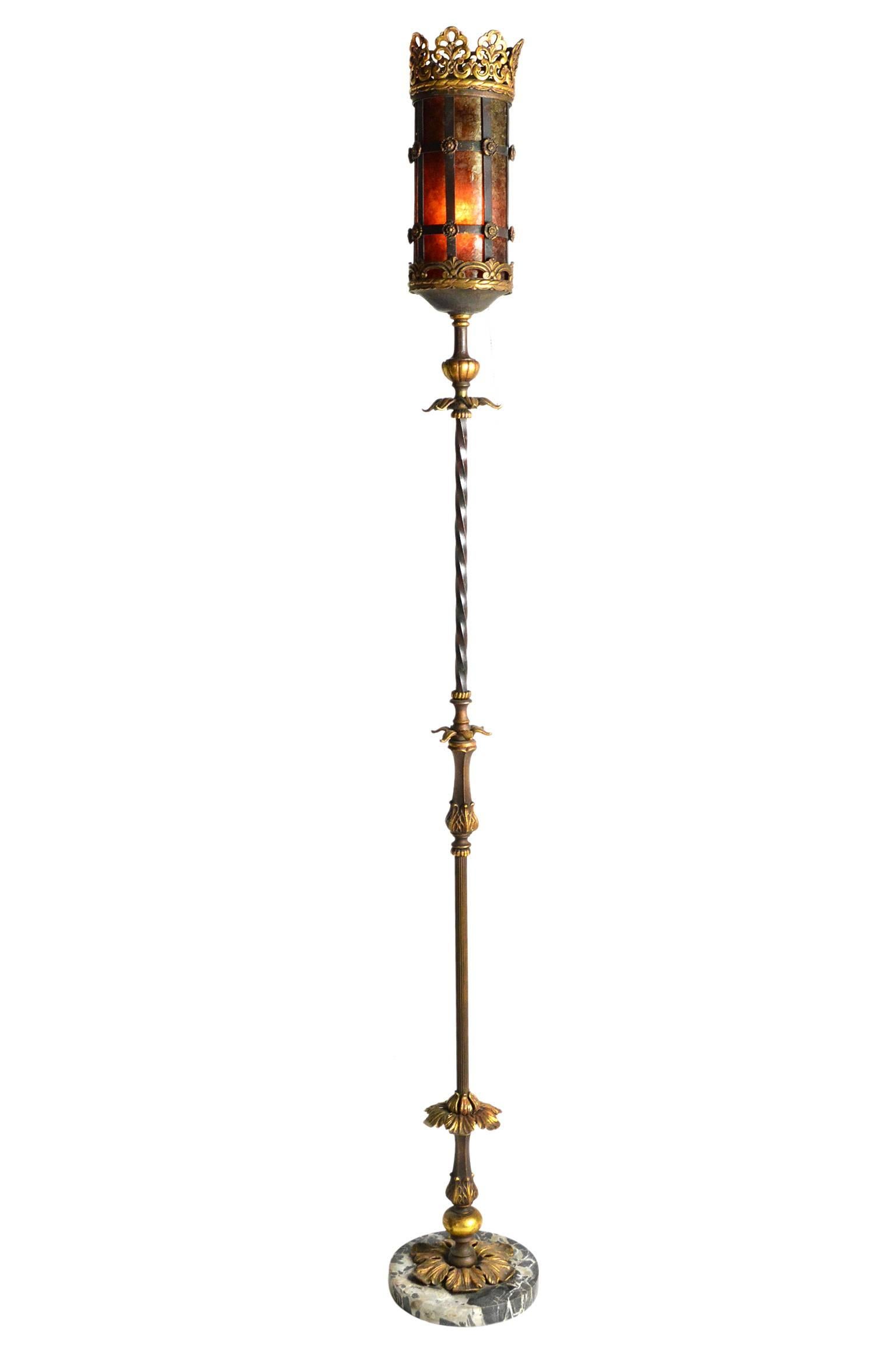 Arts and Crafts Pair of Early 20th Century Oscar Bach Style Floor Lamps For Sale