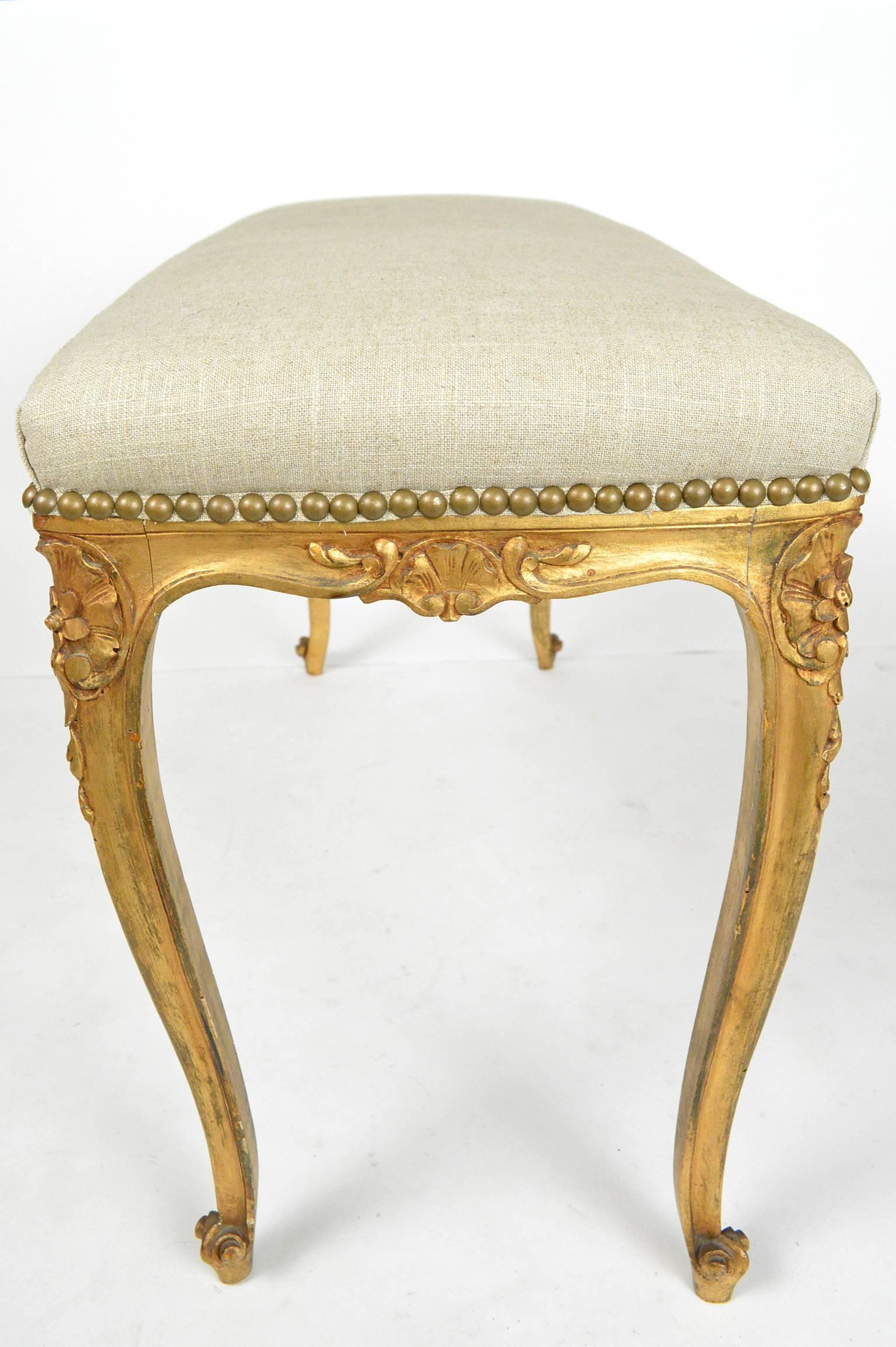 French Louis XVI Style Carved and Giltwood Bench In Good Condition For Sale In Atlanta, GA