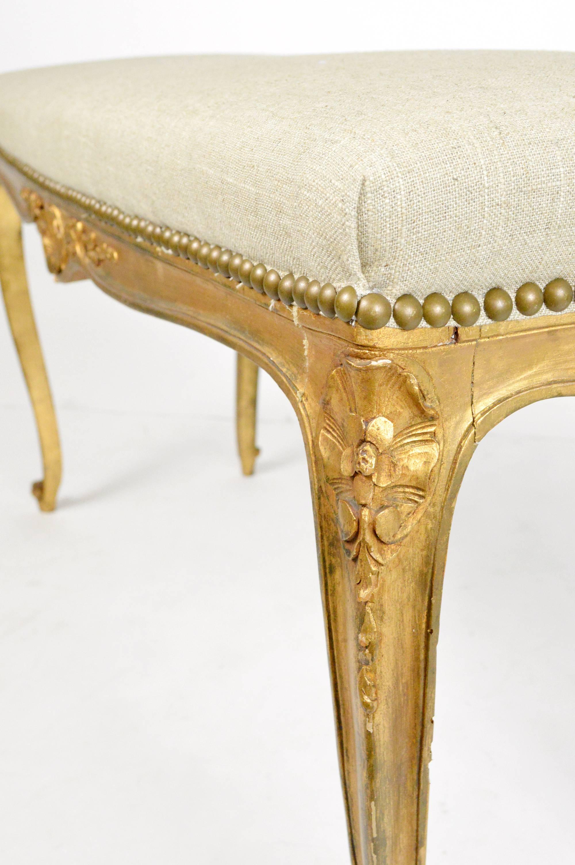 French Louis XVI Style Carved and Giltwood Bench For Sale 1