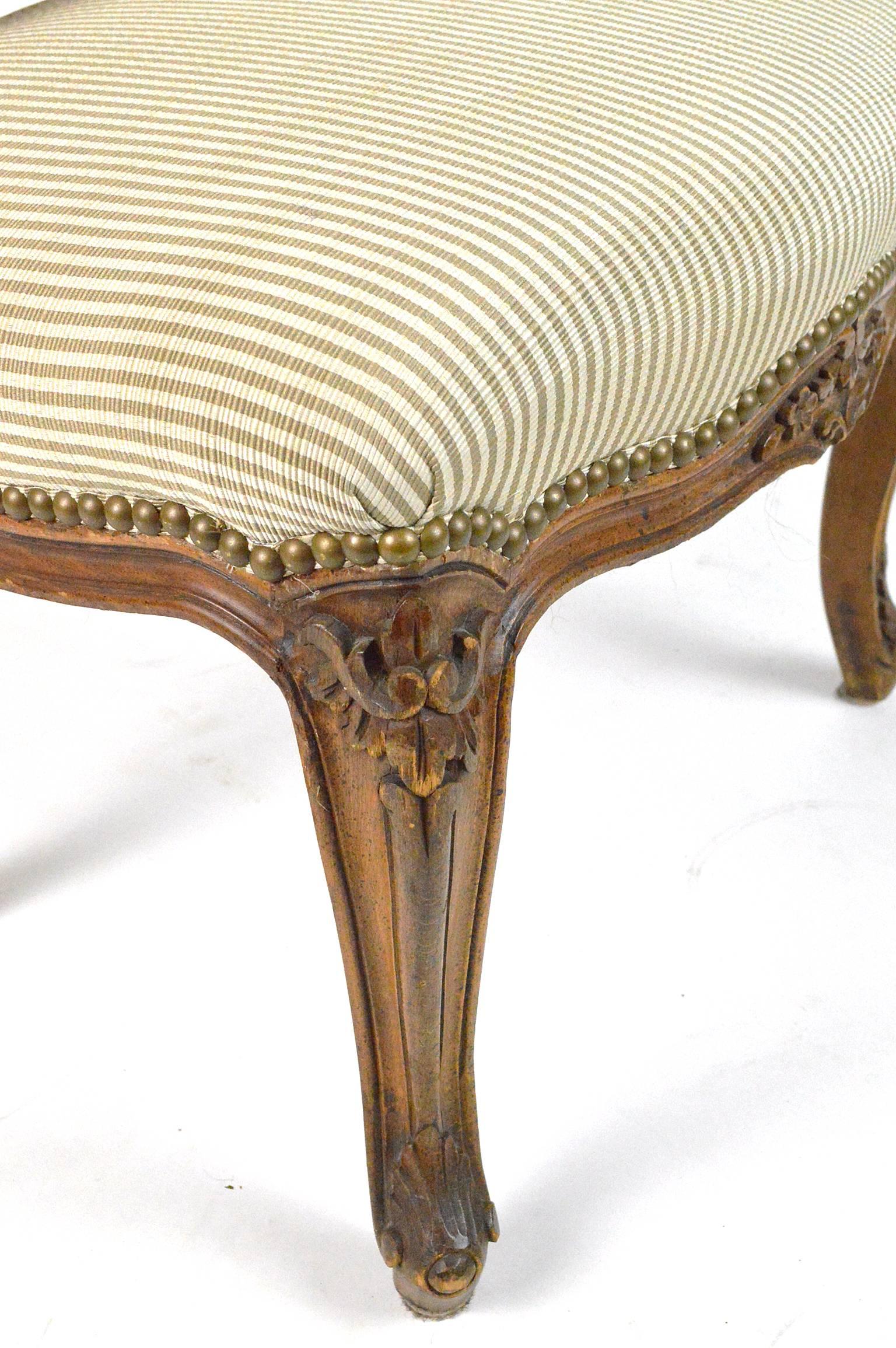20th Century Pair of Louis XV Style Fruitwood Slipper Chairs For Sale