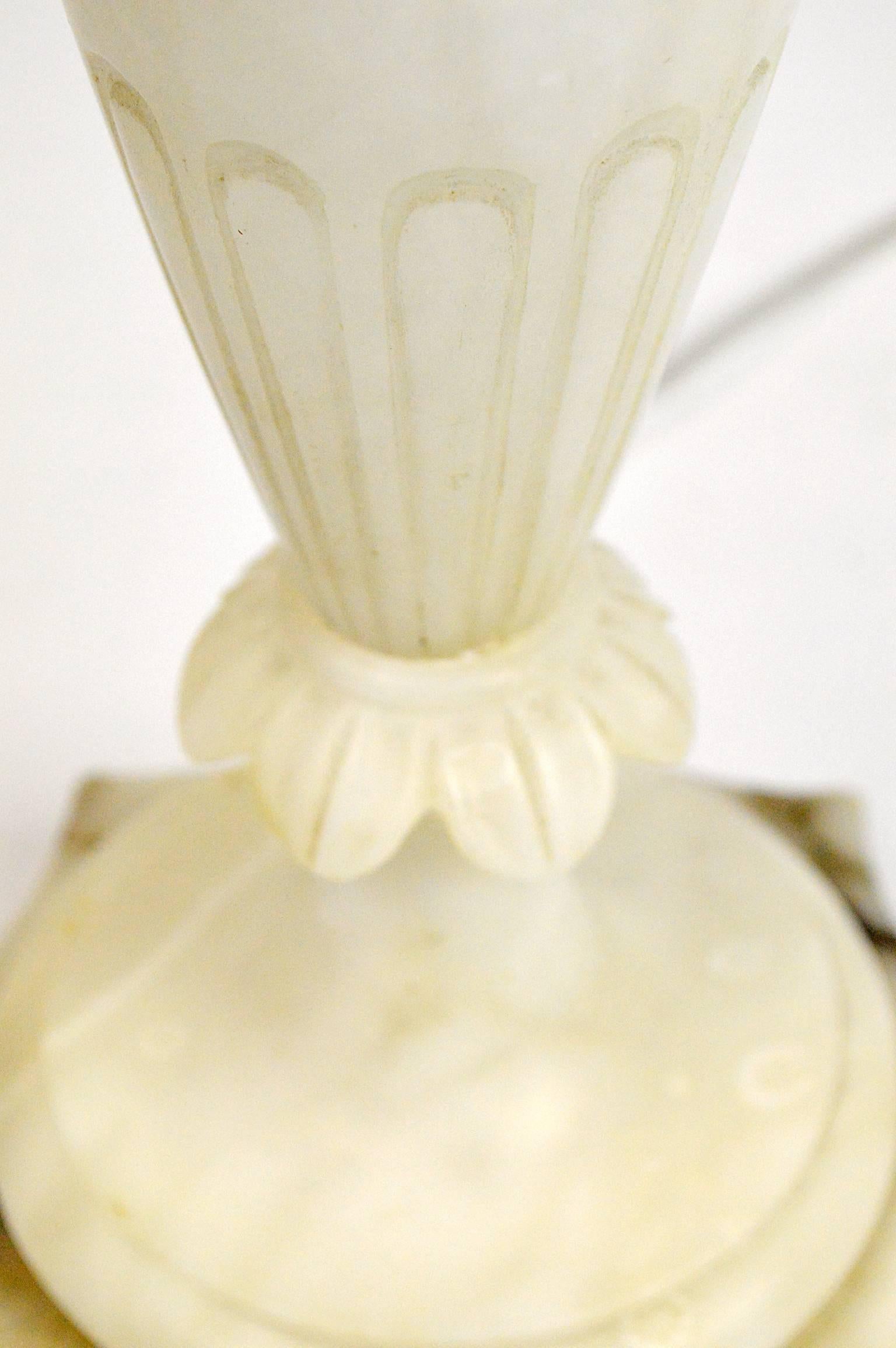 Neoclassical Style Italian Alabaster Table Lamp For Sale 2