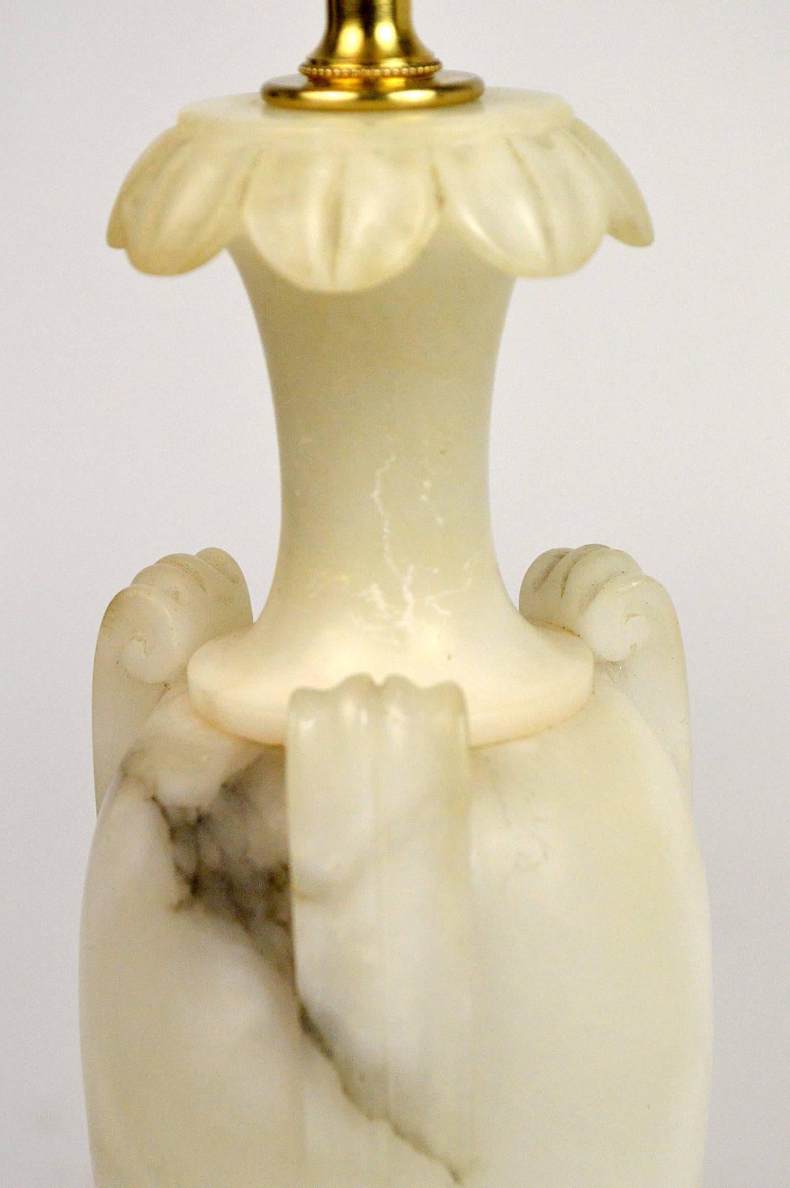 Neoclassical Style Italian Alabaster Table Lamp For Sale 3