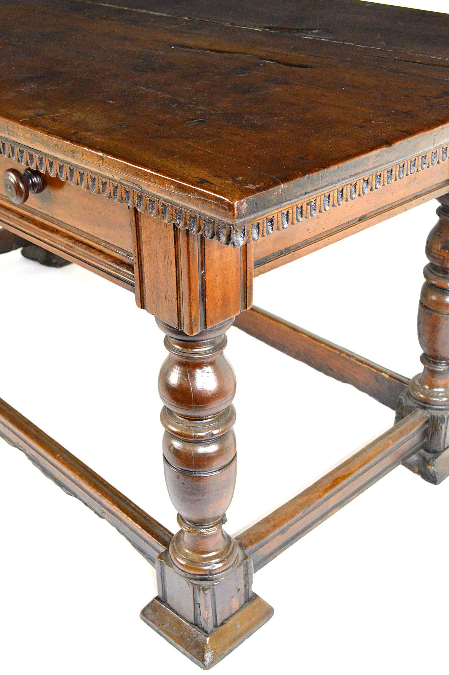17th-18th Century Italian Walnut Table In Good Condition For Sale In Atlanta, GA