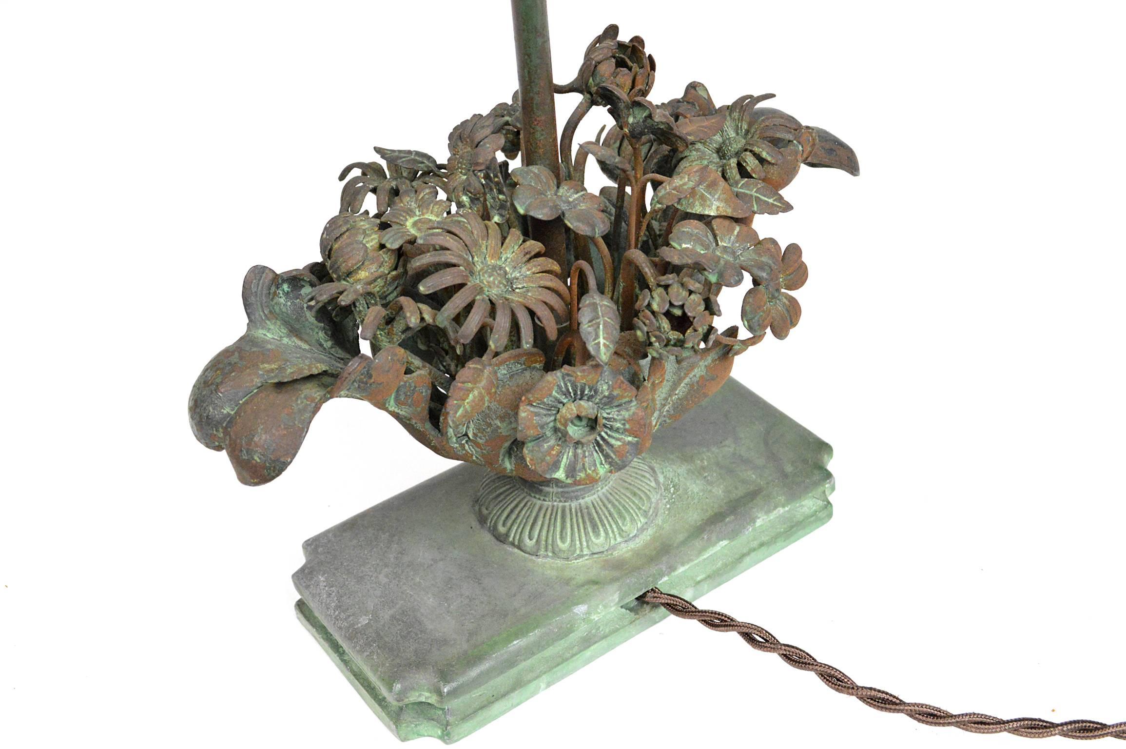 Early 20th Century Pair of Fine French Floral Bouquet Bronze Lamps