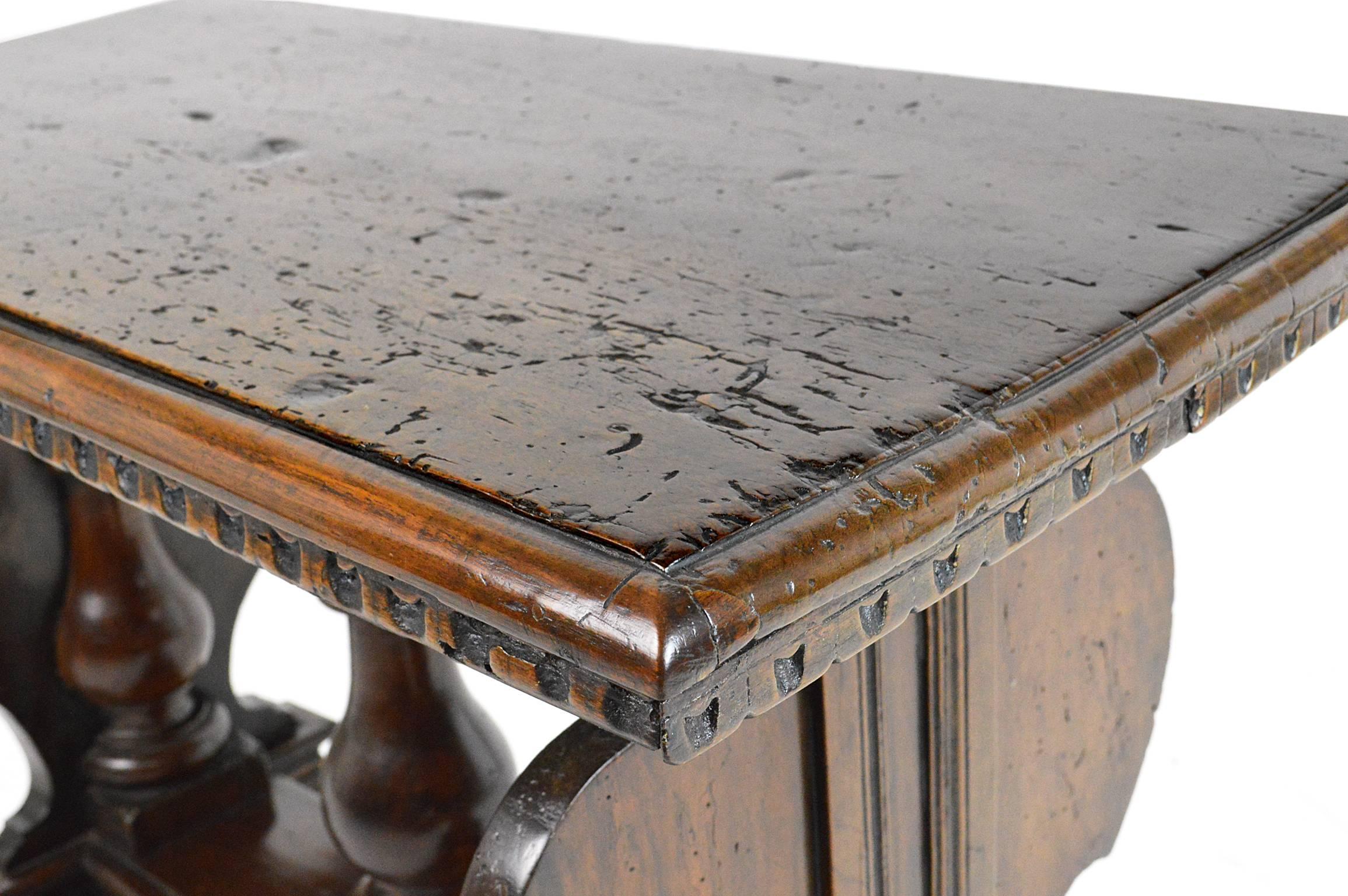 18th Century Renaissance Style Italian Walnut Side Table In Good Condition For Sale In Atlanta, GA