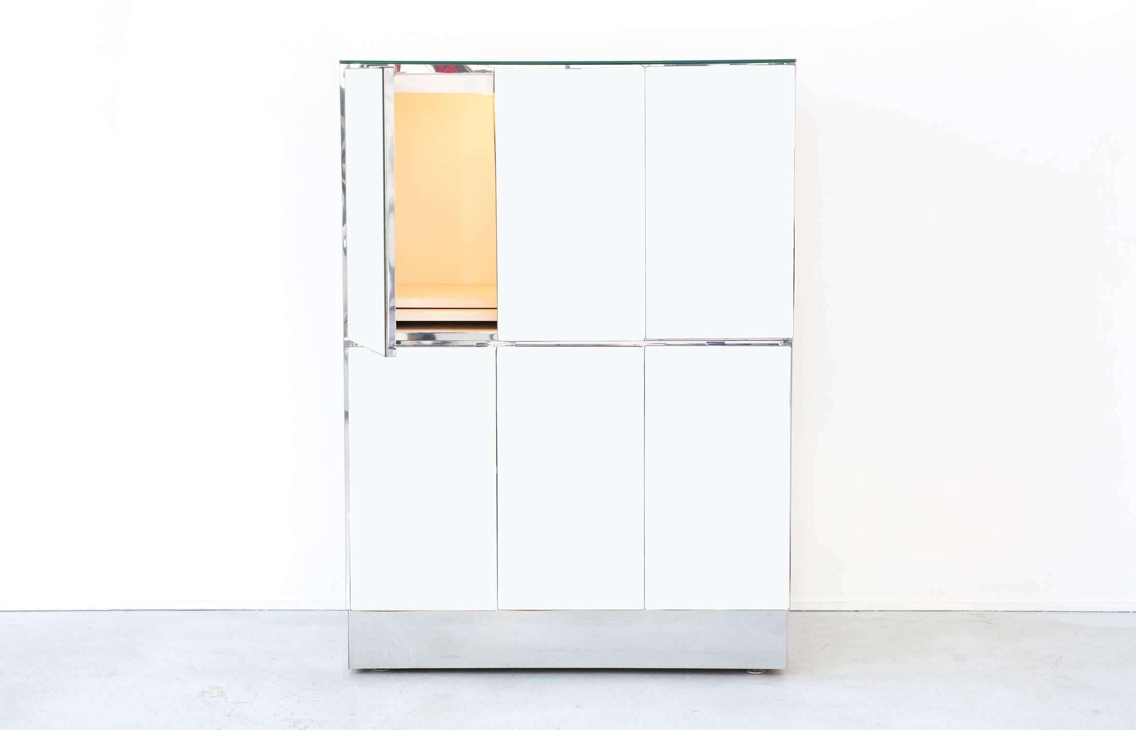Stacking bar by Ello. 

Mirrored glass.

Measures: 50 ⅜