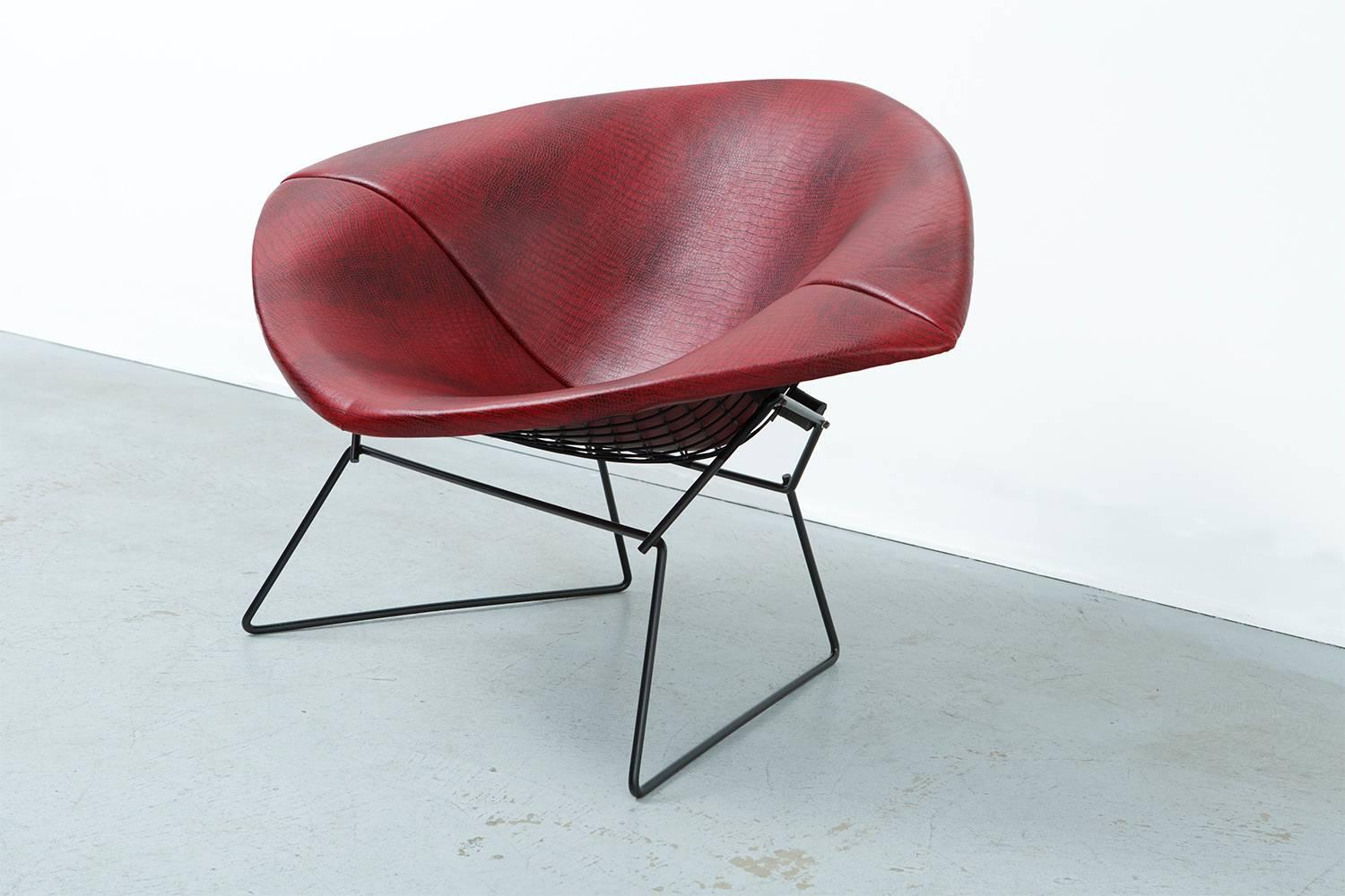 Late 20th Century Mid-Century Modern Bertoia Diamond Chair by Knoll Freshly Reupholstered