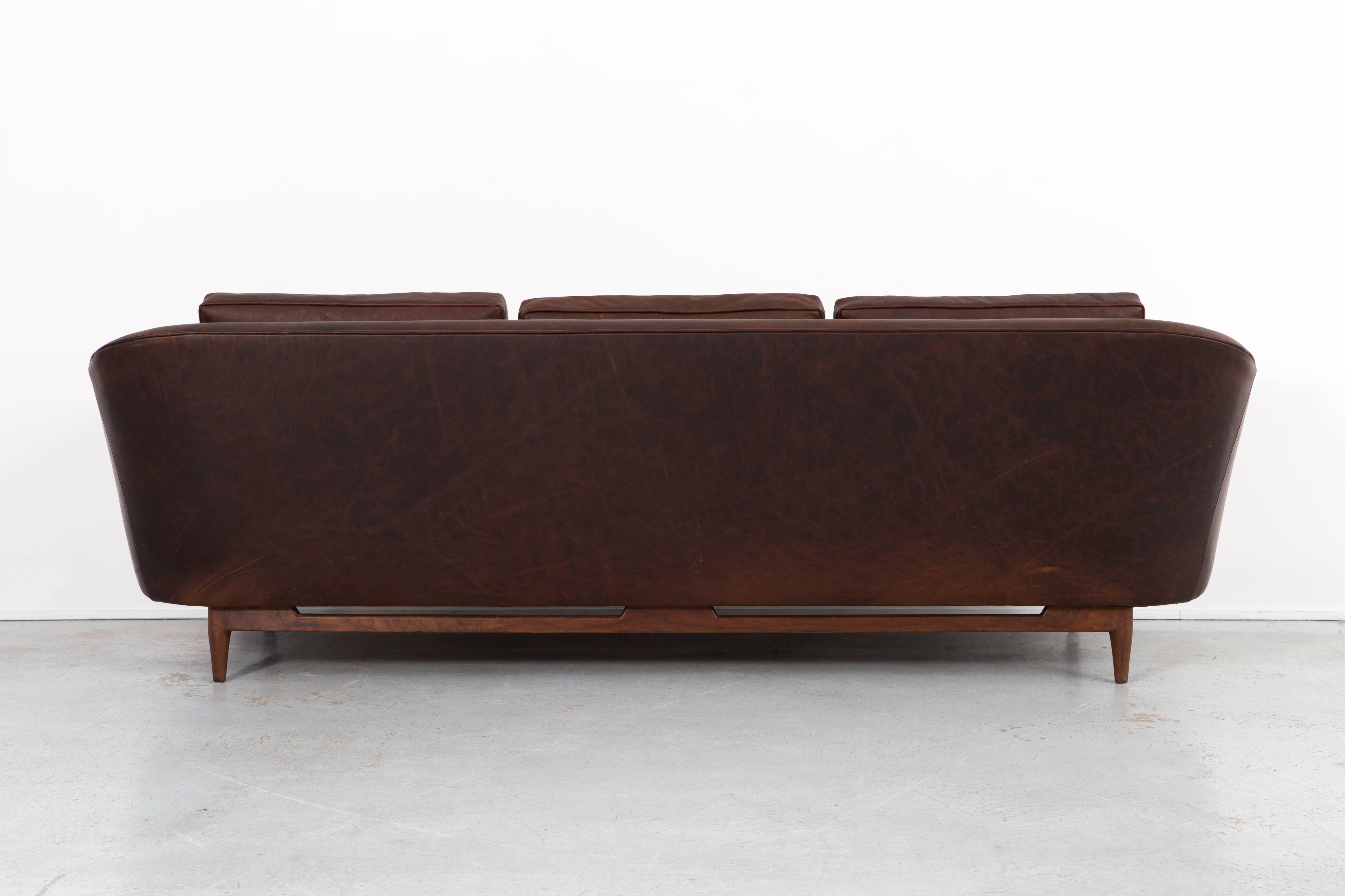 Mid-Century Modern Jens Risom Model 2516 Sofa 