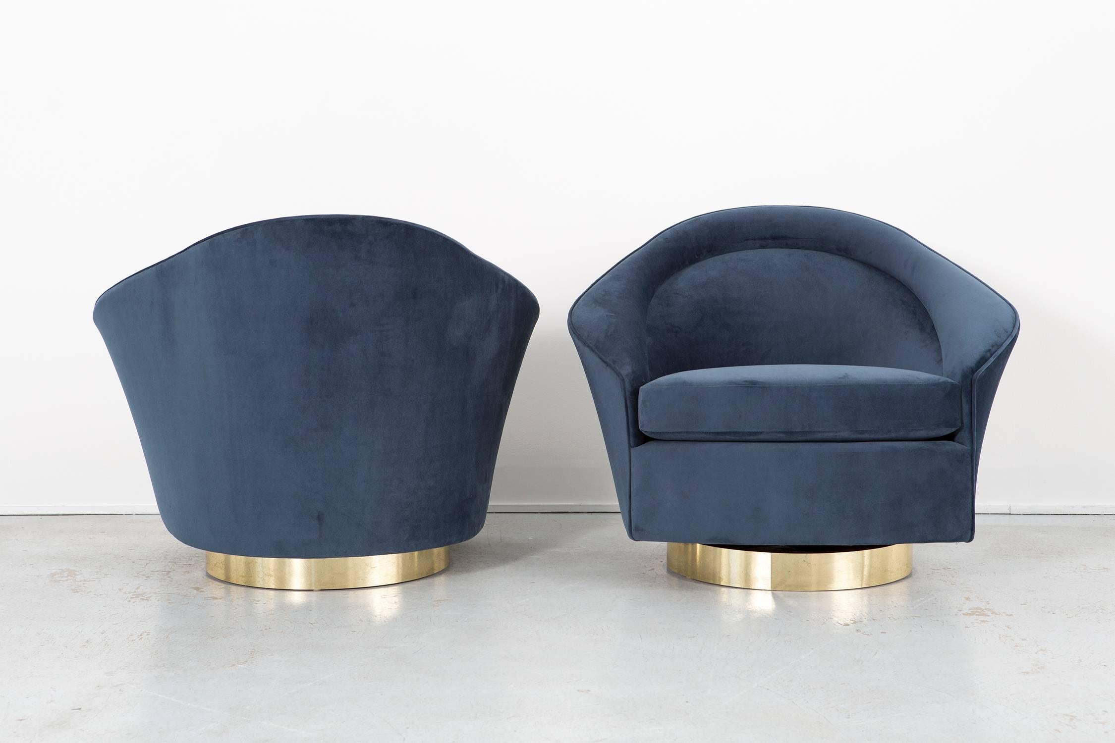 Set of swivel lounge chairs

designed by Adrian Pearsall for Craft Associates

circa 1960s, USA

reupholstered brushed velvet + brass bases

Measures: 29 9/16” H x 36 ” W x 28” D x seat 21” H.