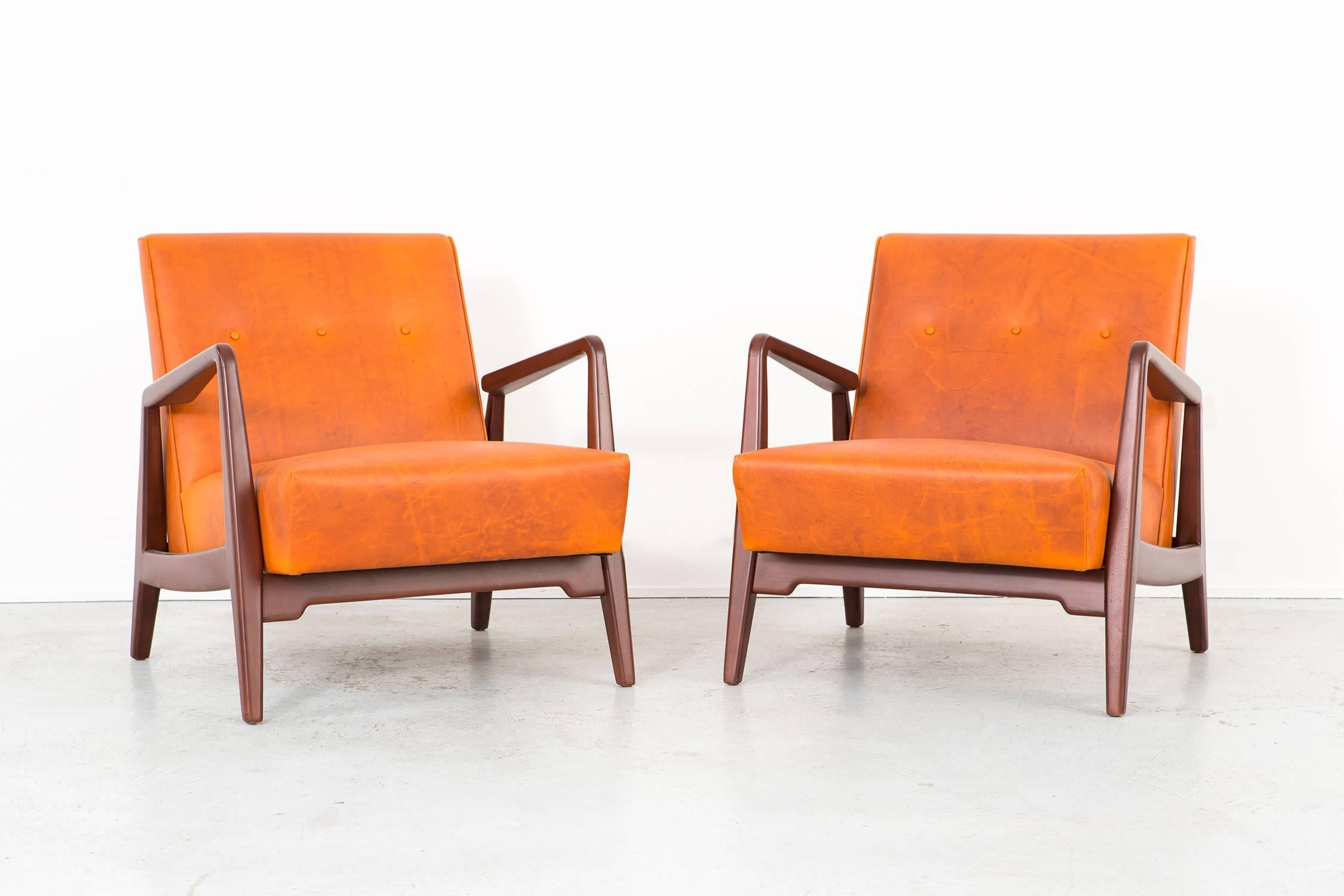 Set of Mid-Century Modern Jens Risom Lounge Chairs Newly Reupholstered In Excellent Condition In Chicago, IL