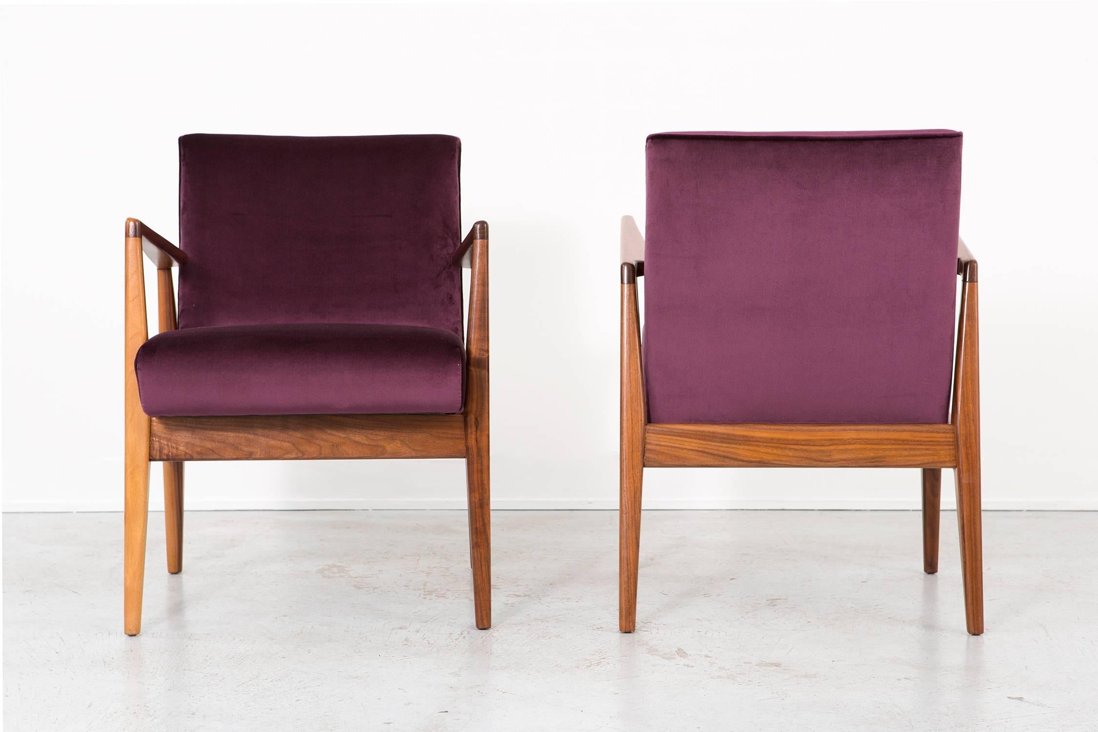 American Mid-Century Modern Set of Jens Risom Lounge Chairs Reupholstered in Velvet