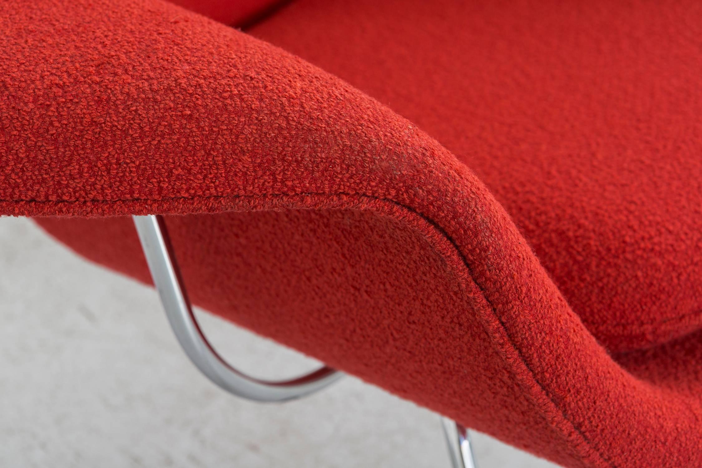 Set of Eero Saarinen Womb Chairs in Knoll Boucle Fabric In Excellent Condition In Chicago, IL