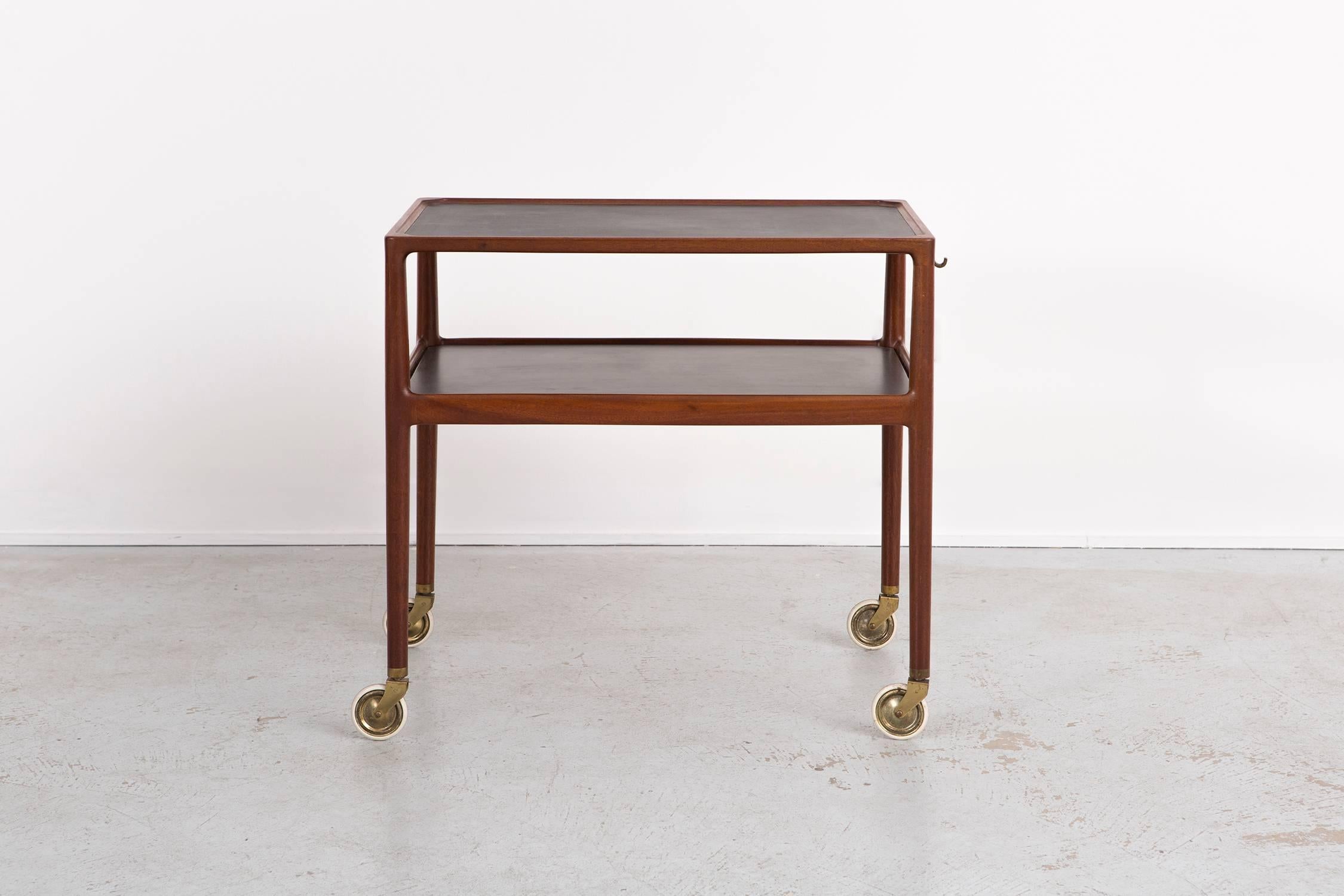 Mid-Century Modern Bar Cart Attributed to Poul Hundevad In Excellent Condition In Chicago, IL