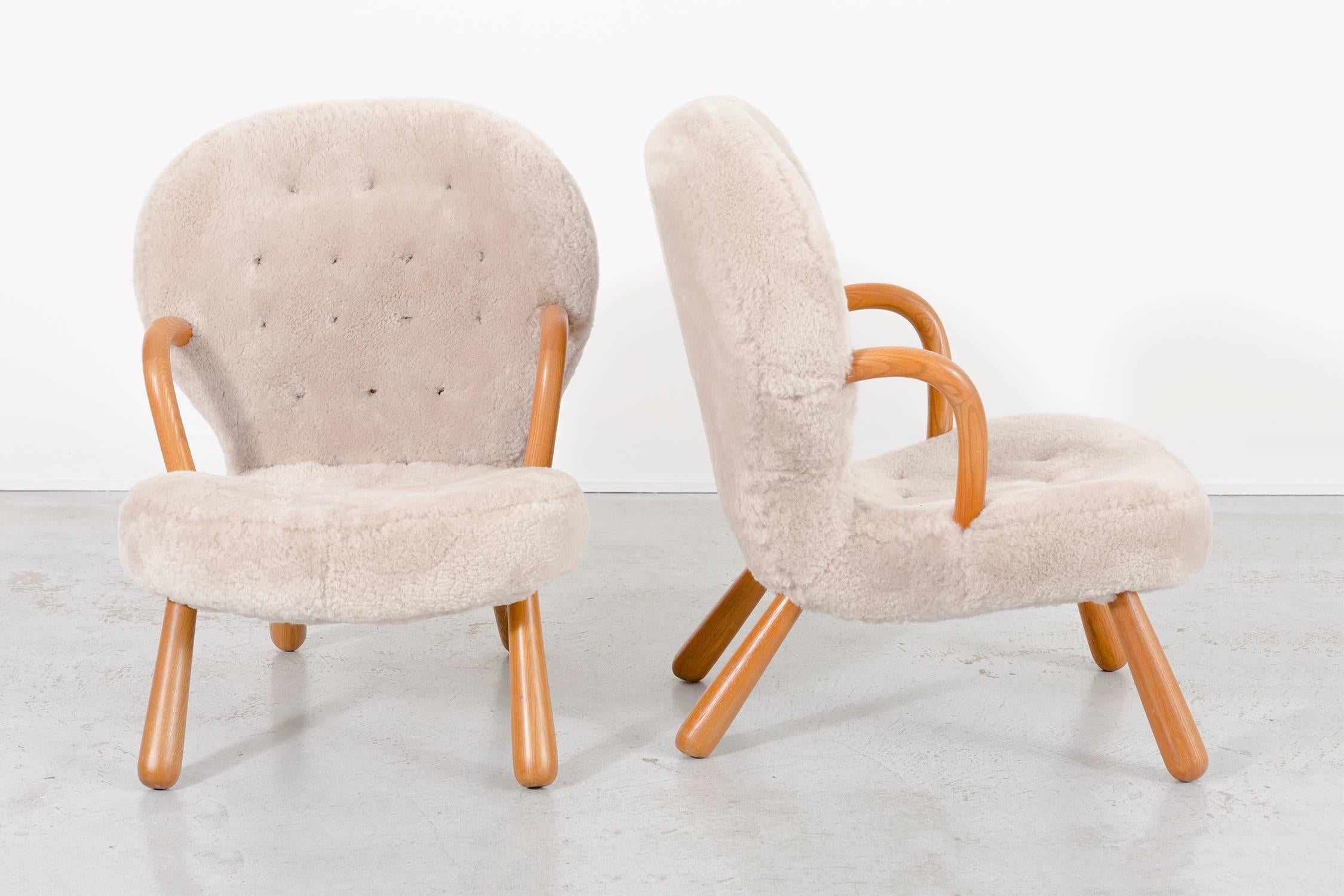 Mid-Century Modern Set of Clam Chairs by Phillip Arctander Freshly Reupholstered in Sheepskin