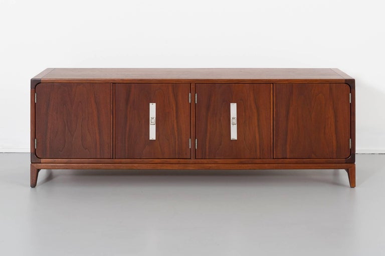 Bench

designed Brown Saltman attributed to John Keal

USA, circa 1960s.

Walnut

Measures: 18 ½” H x 54” W x 16 ?” D.