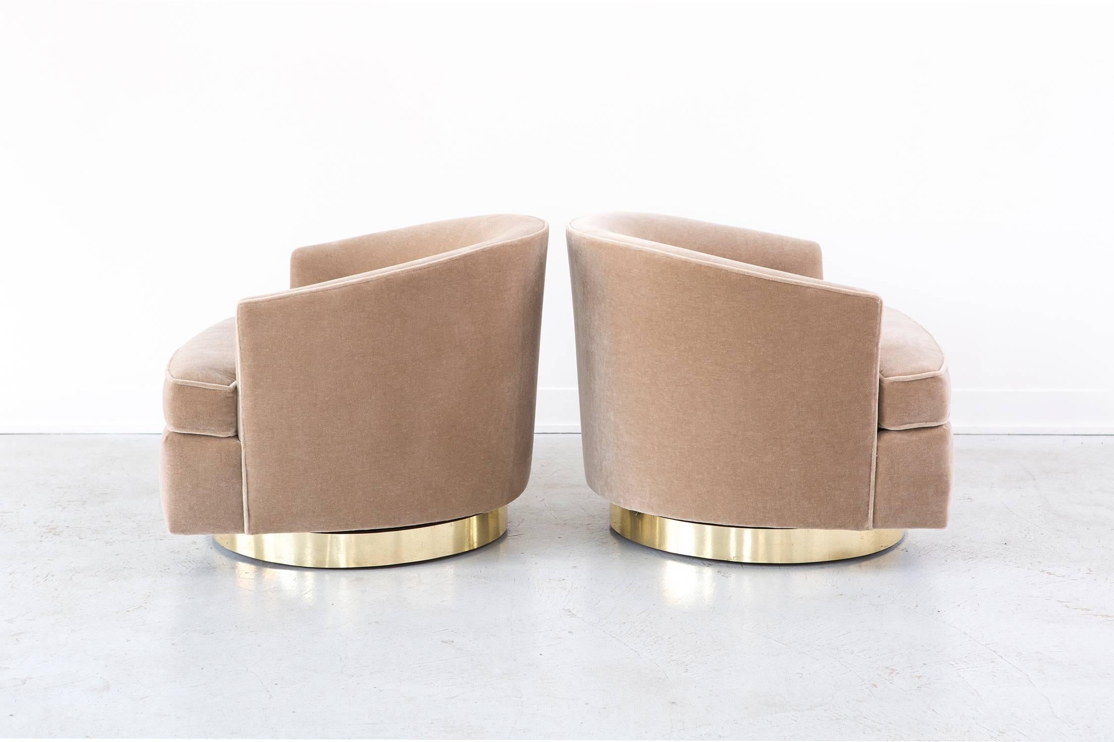 Mid-Century Modern Set of Milo Baughman Swivel Chairs Reupholstered in Mohair