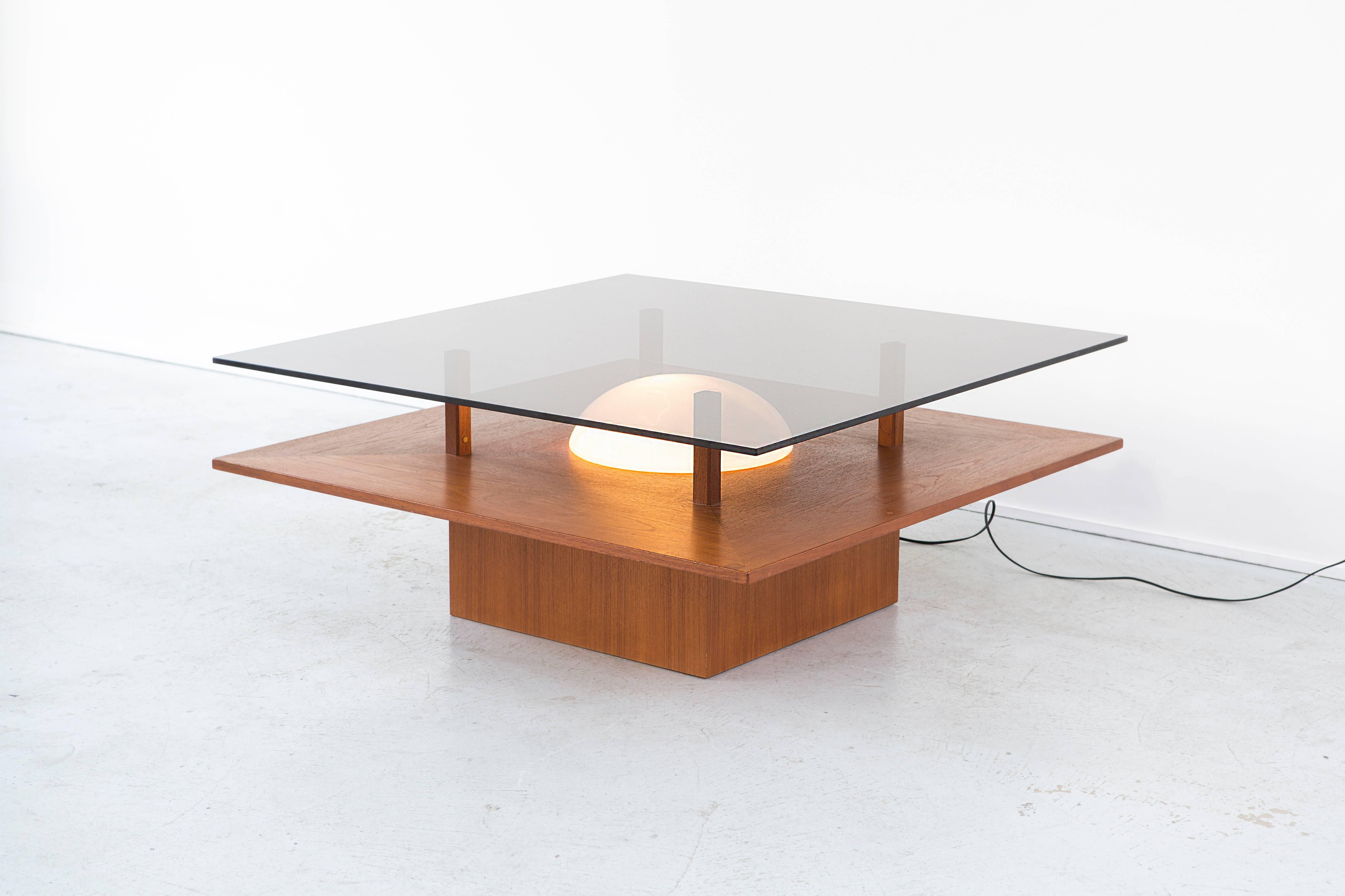 Light up cocktail table

by Møbelfabrik,

Denmark

base contains working light fixture

16 ½