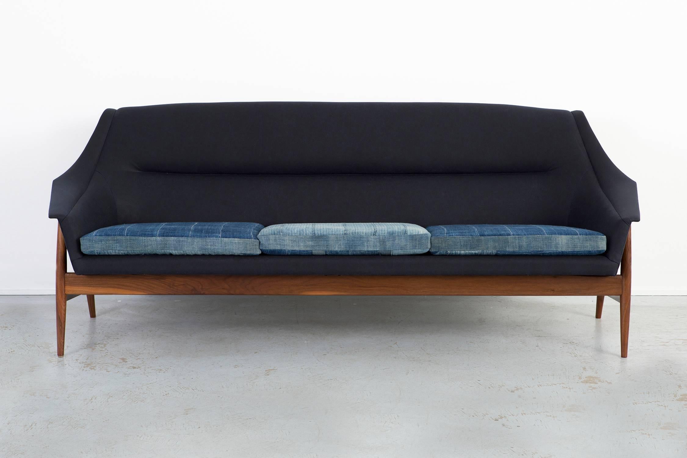 Sofa

Designed by DUX

Sweden, circa 1950s.

Reupholstered in waxed canvas and cotton reversible cushions

Measures: 31” H x 82” W x 27” D x seat 17 ¼” H.

Fabric sample available upon request.