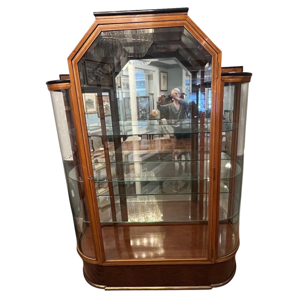 Art Deco French Vitrine in Burl Walnut