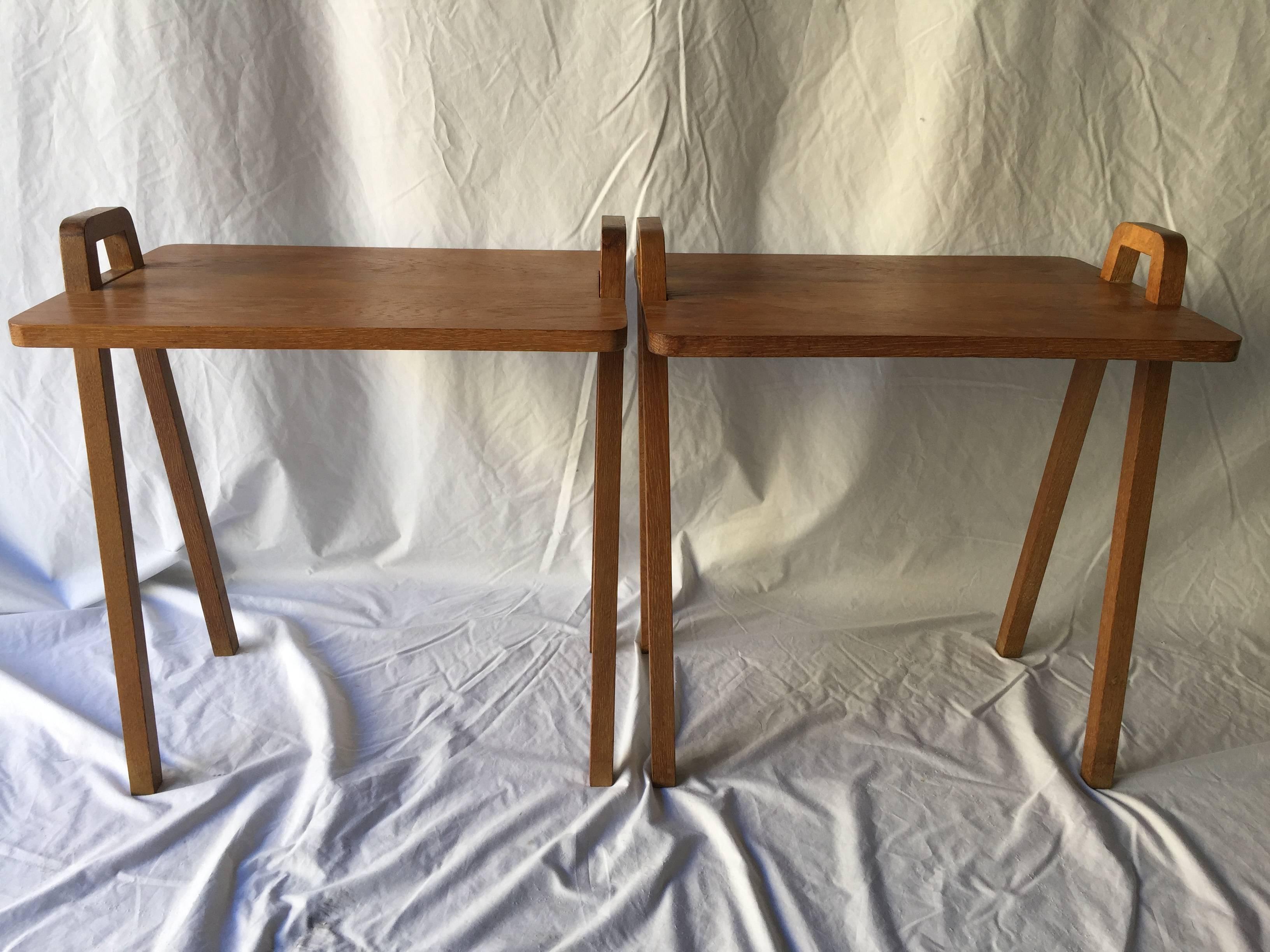 Pair of Mid-Century Unusual Oak Tray Style Tables with Compass Legs and Handles In Good Condition In New York, NY