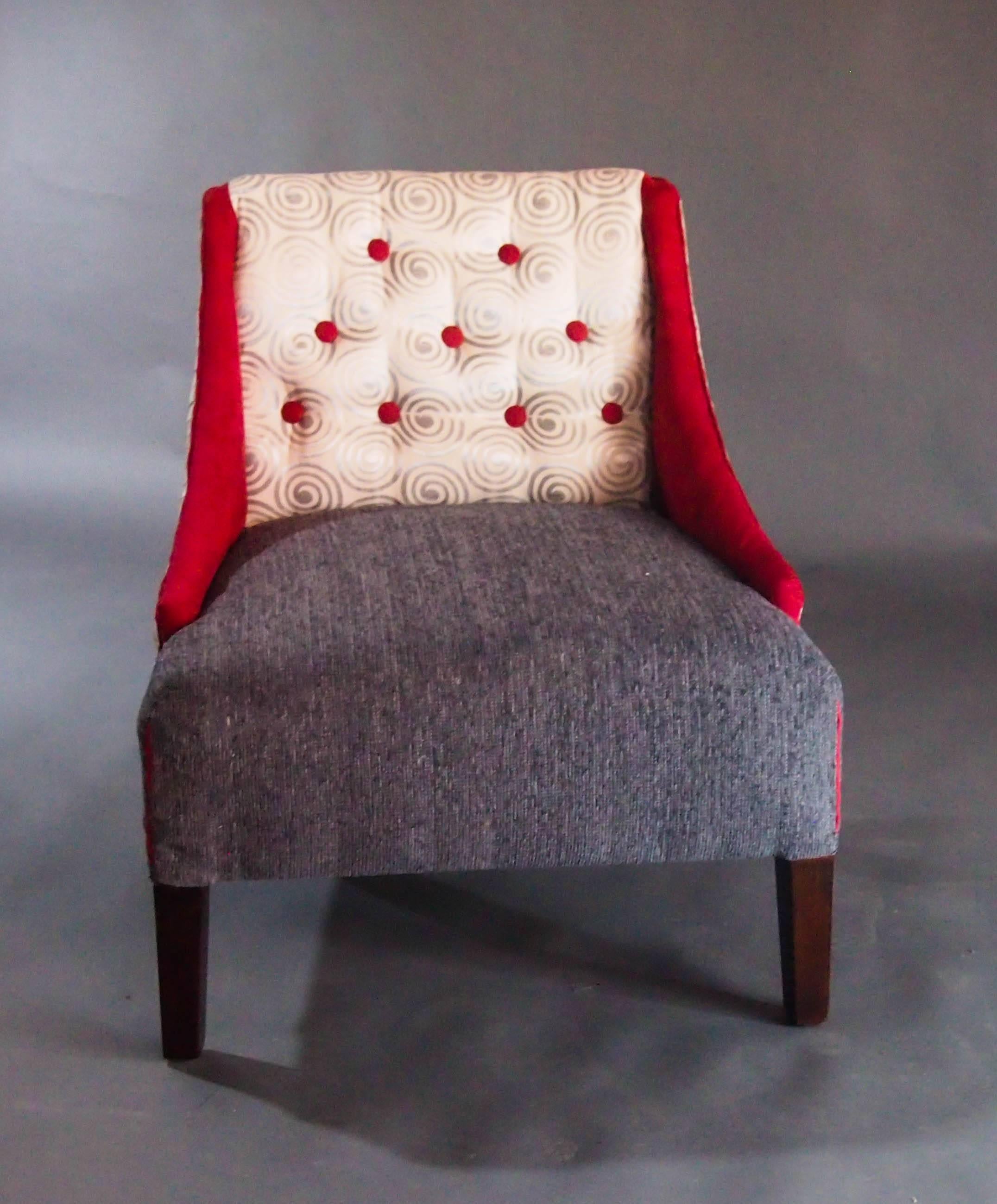 Mid-Century Lounge Chair in Hollywood Regency Style in Gray, White, Red-in stock In Good Condition For Sale In Brooklyn, NY