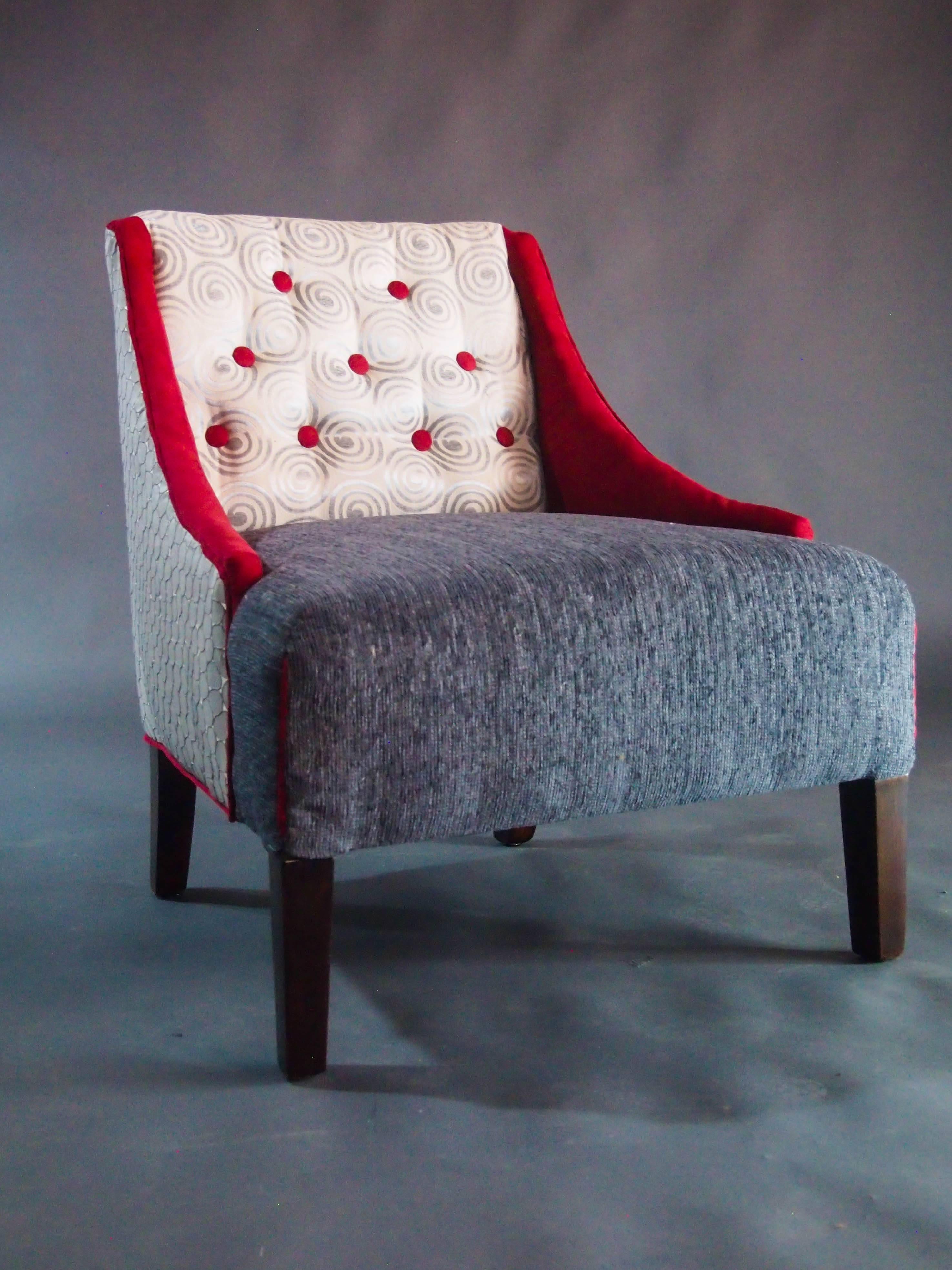 20th Century Mid-Century Lounge Chair in Hollywood Regency Style in Gray, White, Red-in stock For Sale