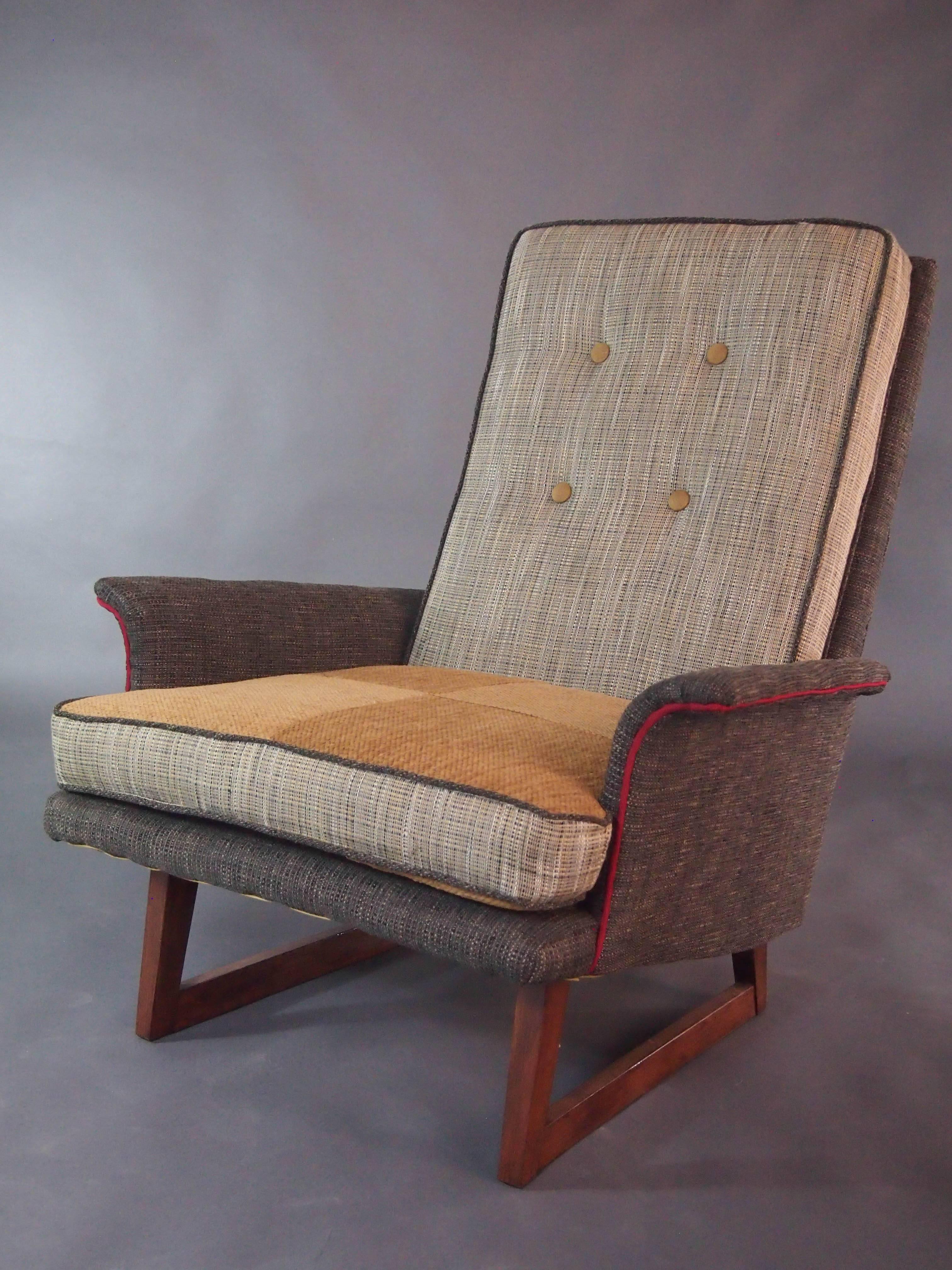 Unknown Mid-Century Armchair in Gray Tweed and Gold For Sale