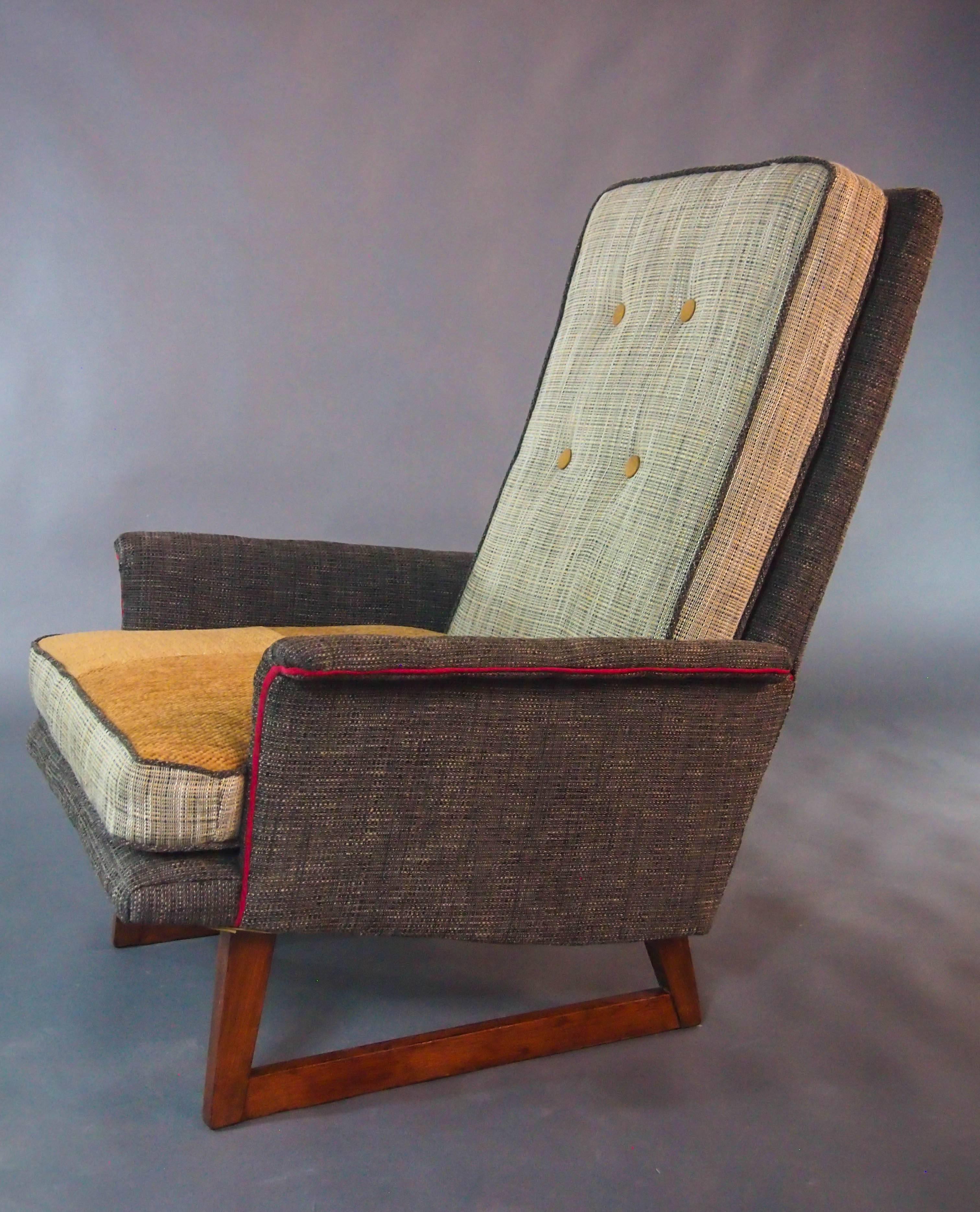 Mid-Century Armchair in Gray Tweed and Gold In Good Condition For Sale In Brooklyn, NY