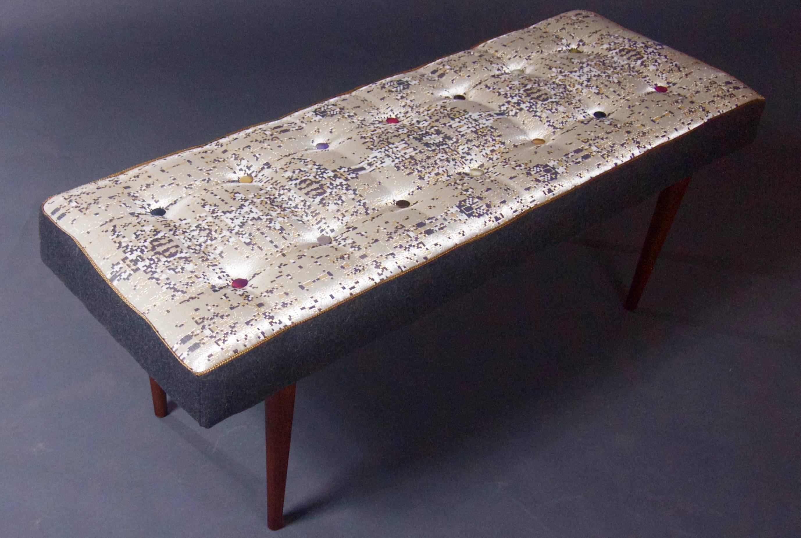 American Handmade Bench with Artisanal textile and Colorful Taffeta Buttons For Sale