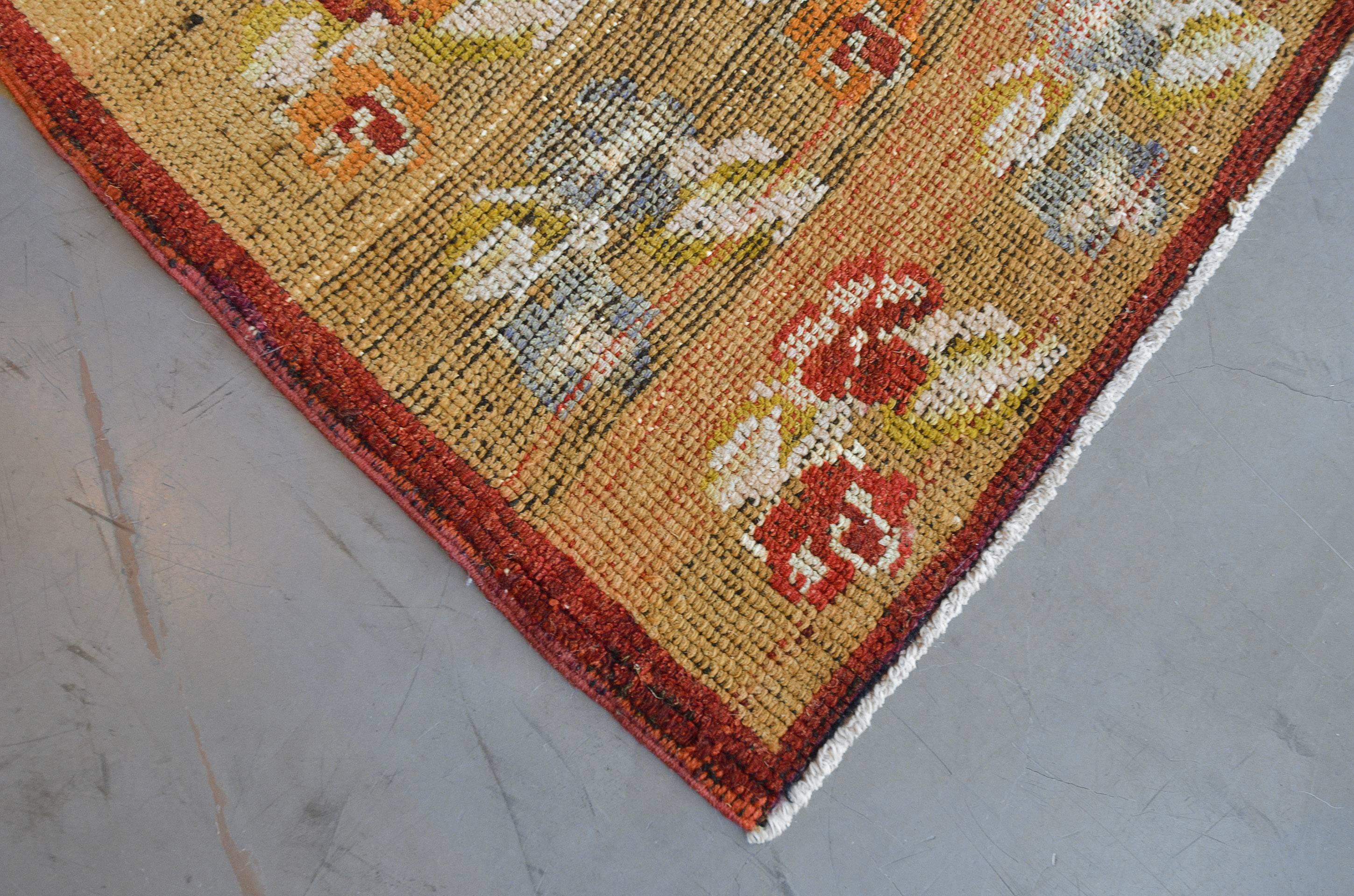 Türkischer Teppich, Vintage im Zustand „Gut“ im Angebot in West Hollywood, CA